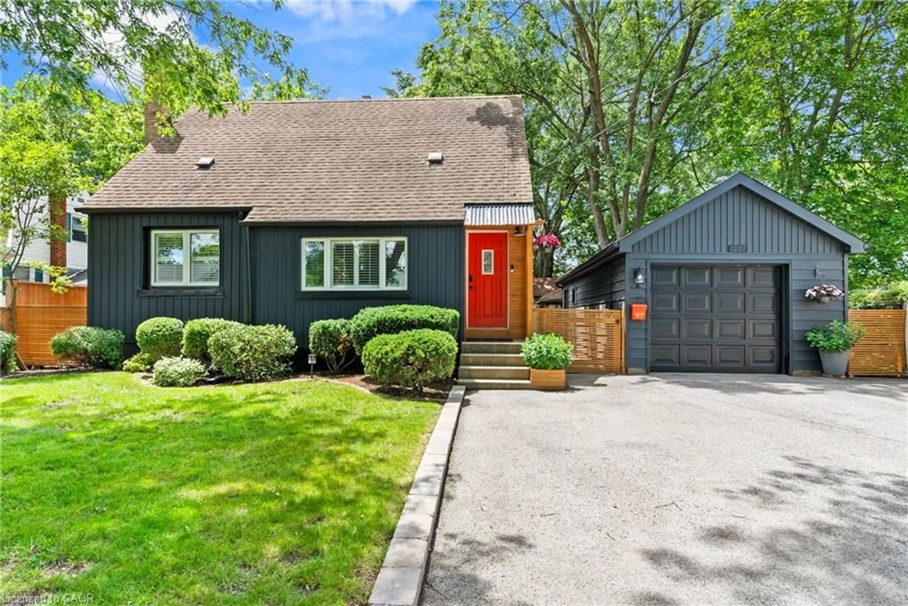 Home with brick exterior material, street for 83 Devon Rd, St. Catharines Ontario L2N 1X5