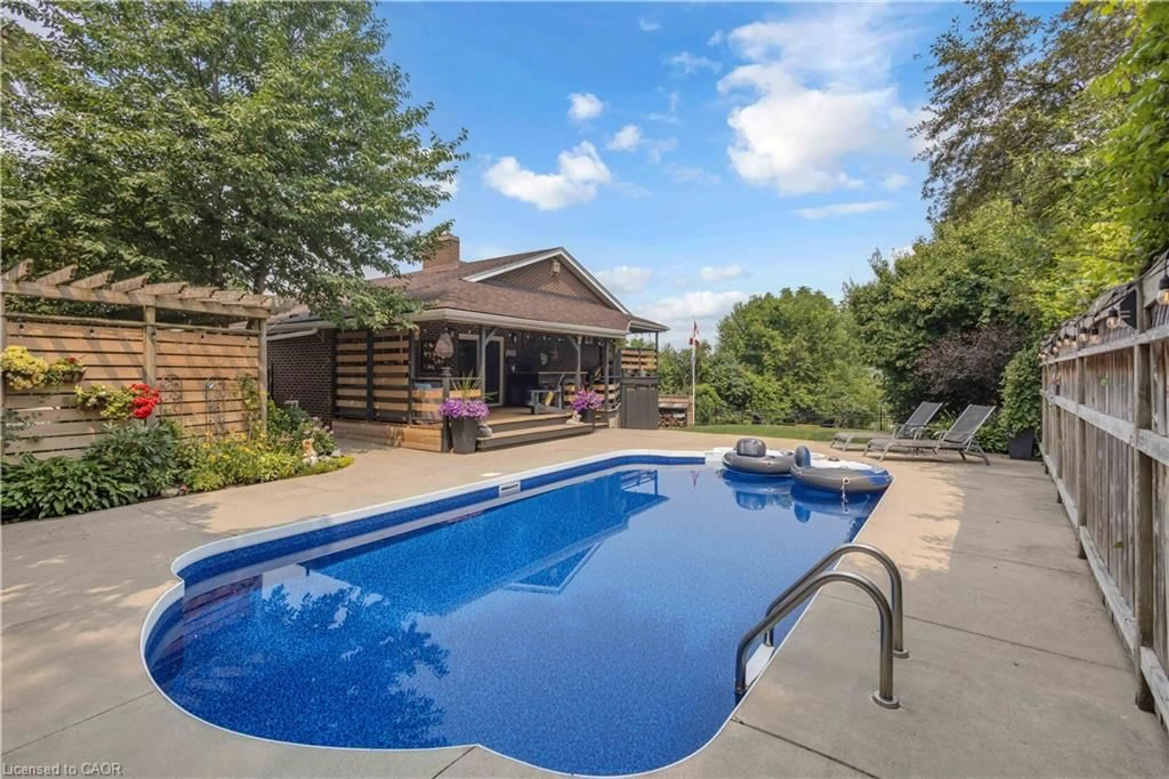 Pool for 112 Myers Rd, Cambridge Ontario N1R 2Z8