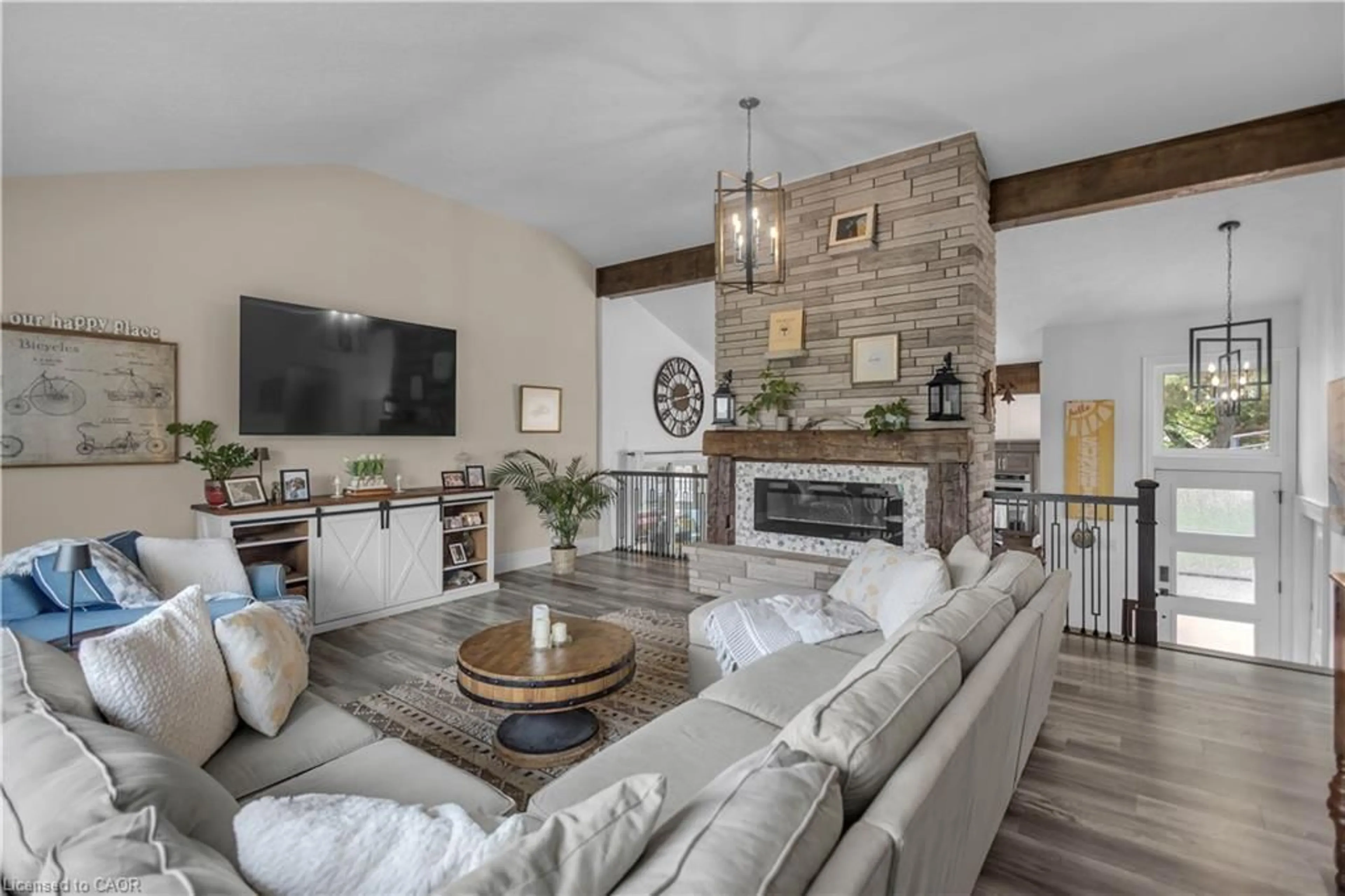 Living room with furniture, unknown for 112 Myers Rd, Cambridge Ontario N1R 2Z8