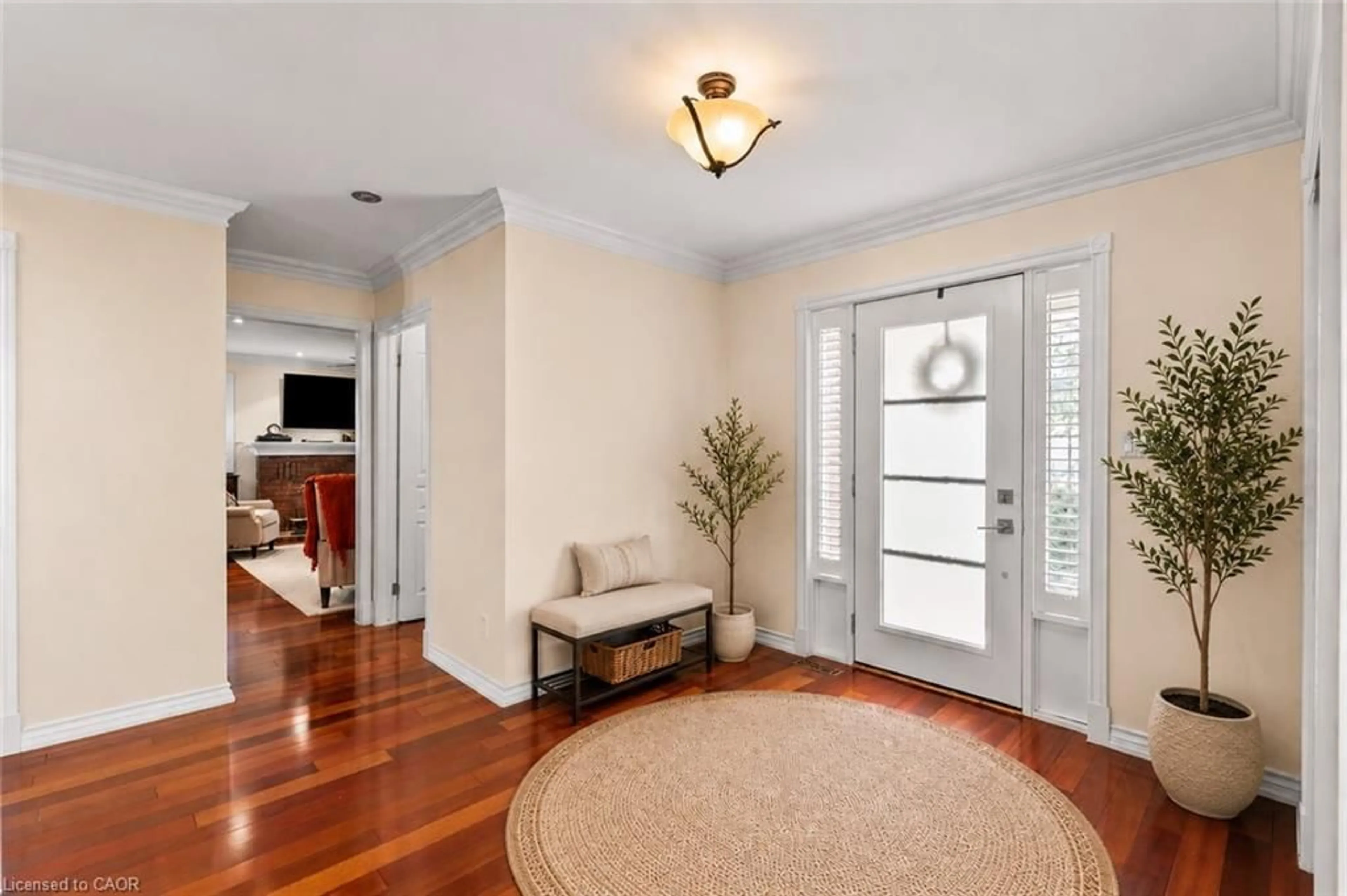 Indoor entryway for 54 The Promenade St, Niagara-on-the-Lake Ontario L0S 1J0