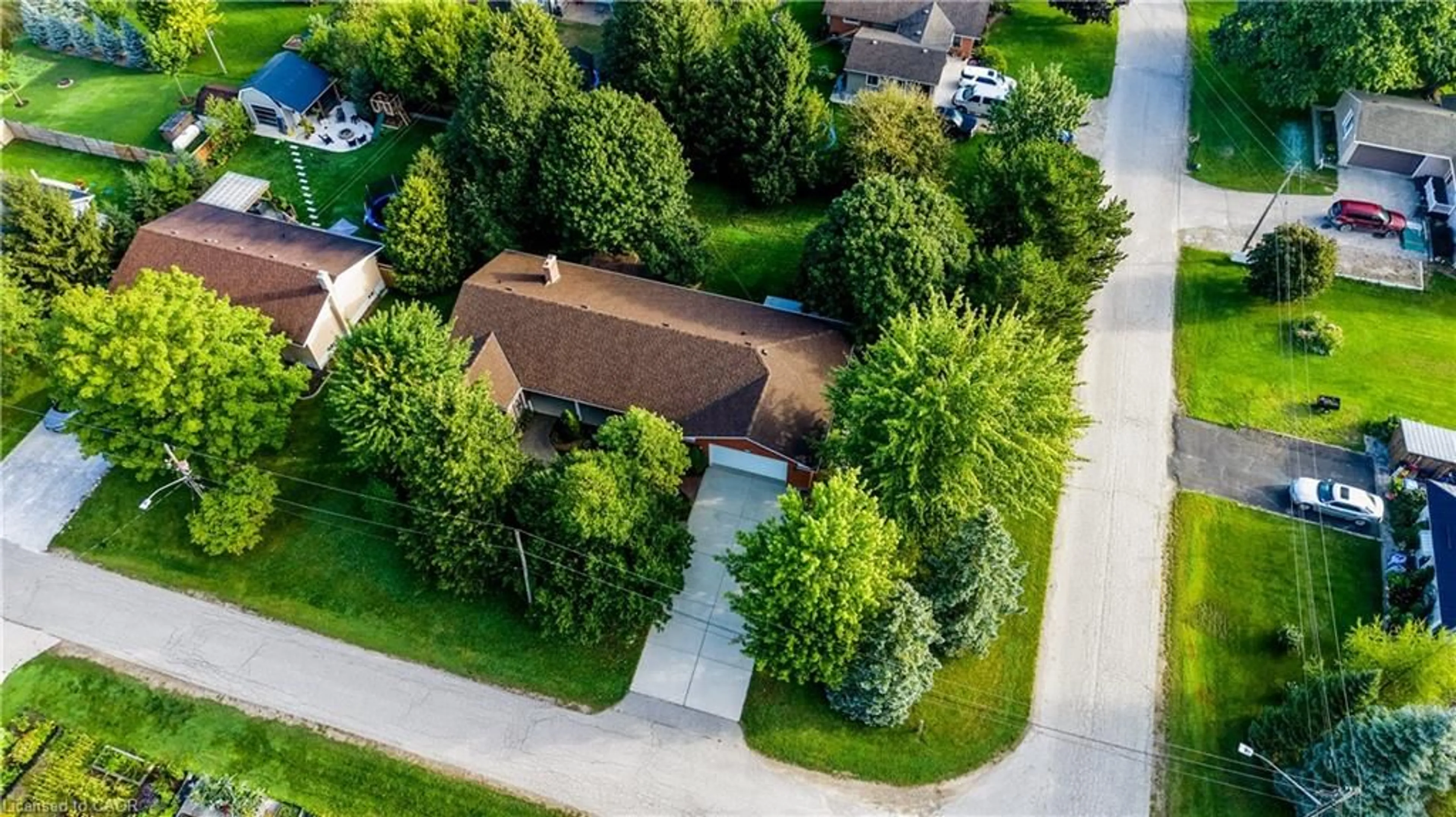 A pic from outside/outdoor area/front of a property/back of a property/a pic from drone, street for 4090 Hillcrest St, Millbank Ontario N0K 1L0