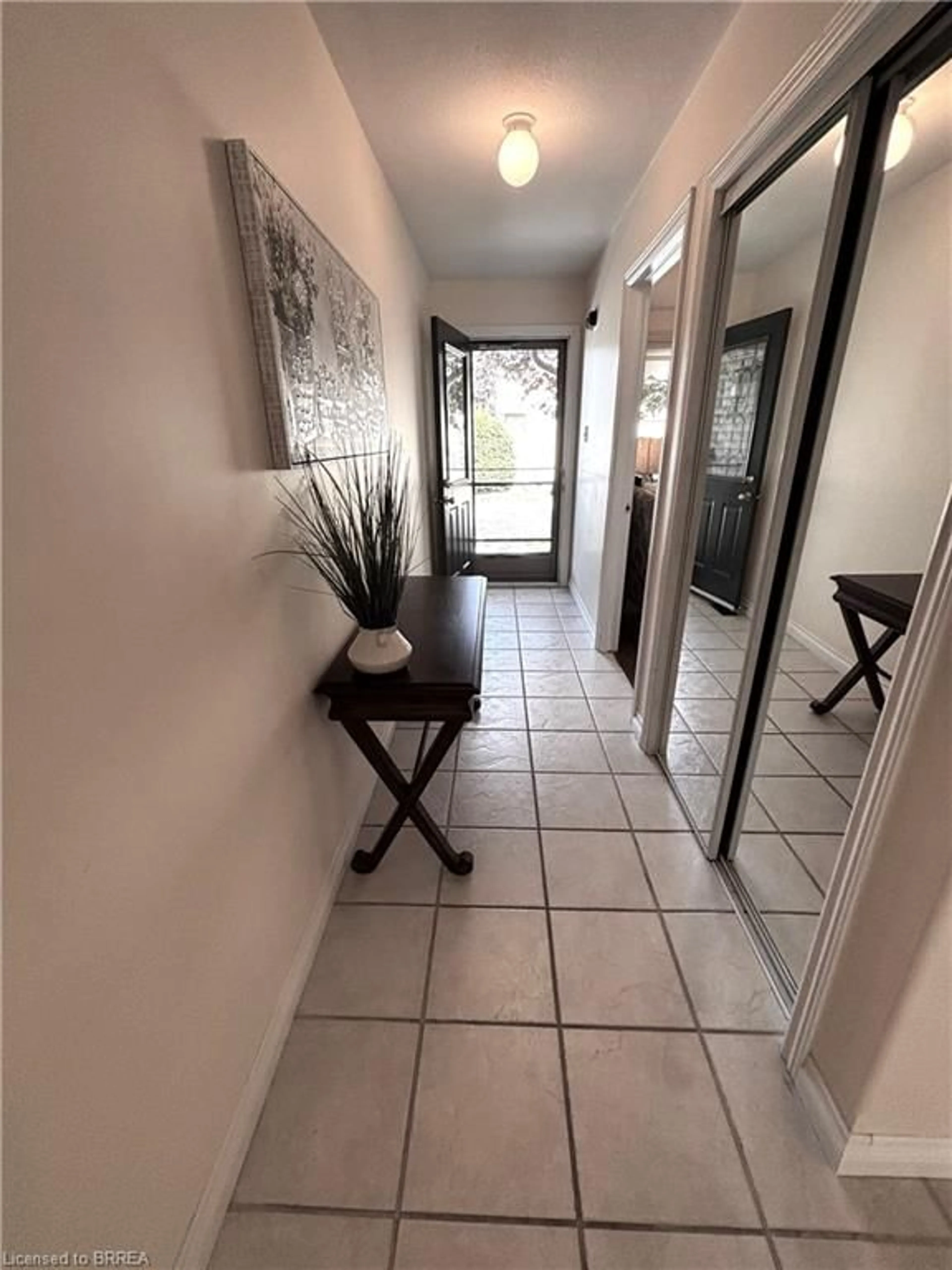 Indoor entryway for 24 Griffiths Dr #23, Paris Ontario N3L 4C5