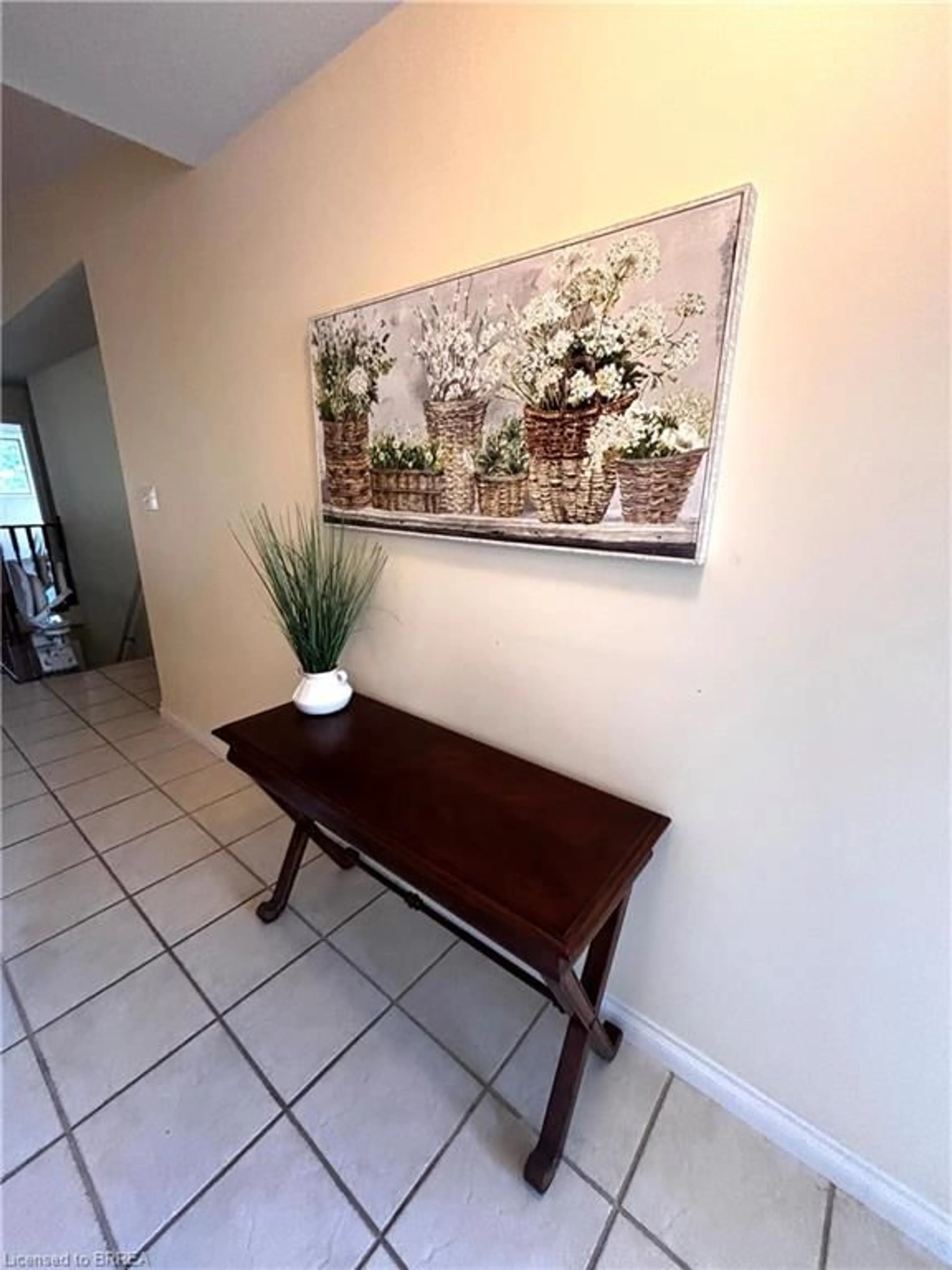 Indoor entryway for 24 Griffiths Dr #23, Paris Ontario N3L 4C5