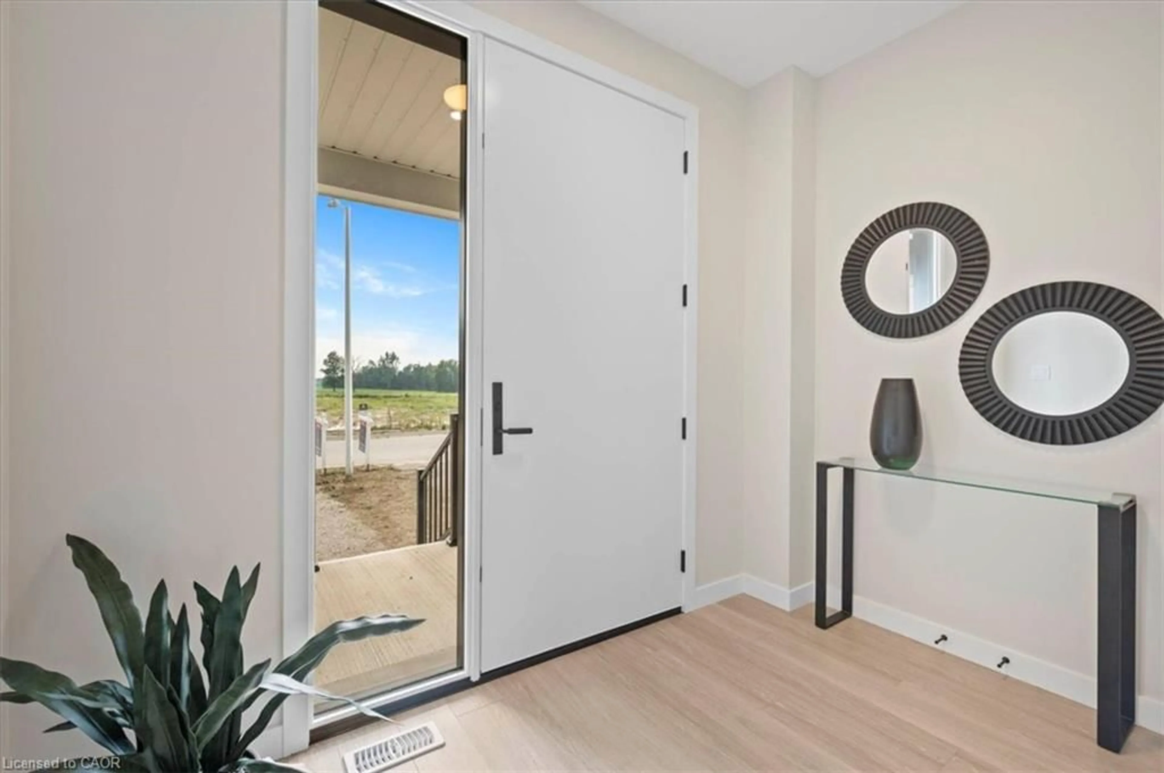 Indoor entryway for 96 Kenton St, Mitchell Ontario N0K 1N0