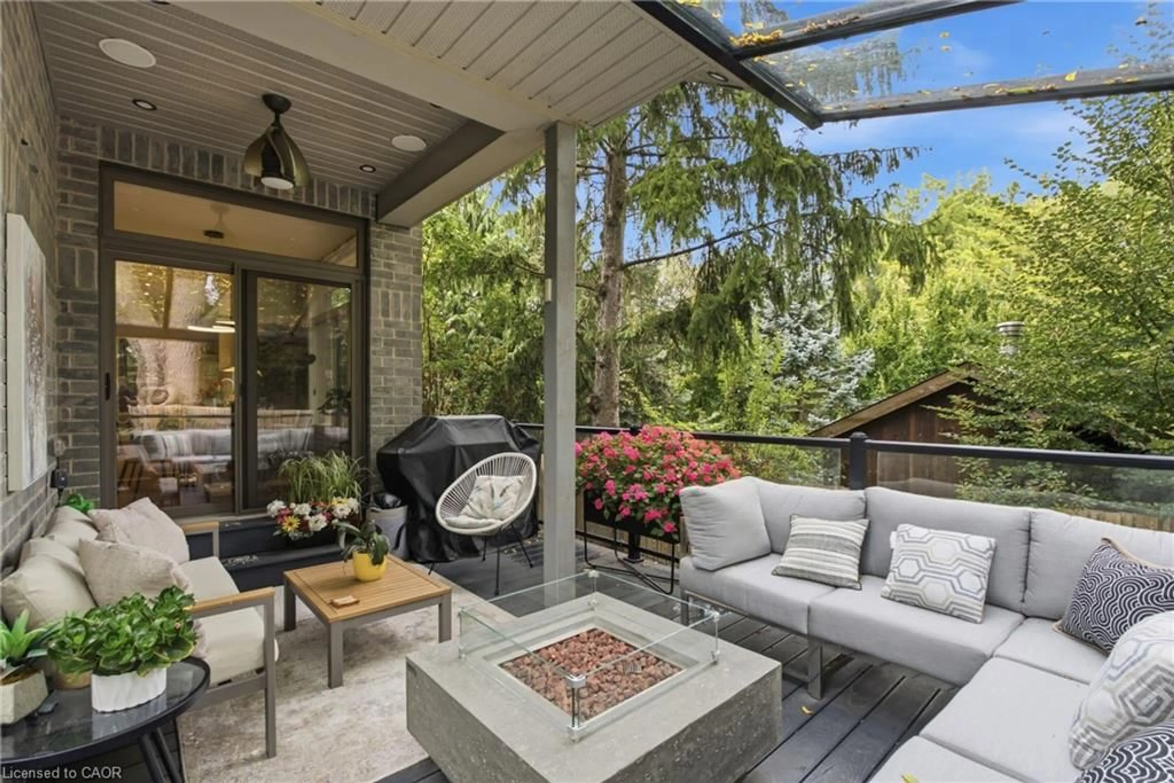 Patio, unknown for 6 Tanner Cir #8, St. Catharines Ontario L2N 0A9