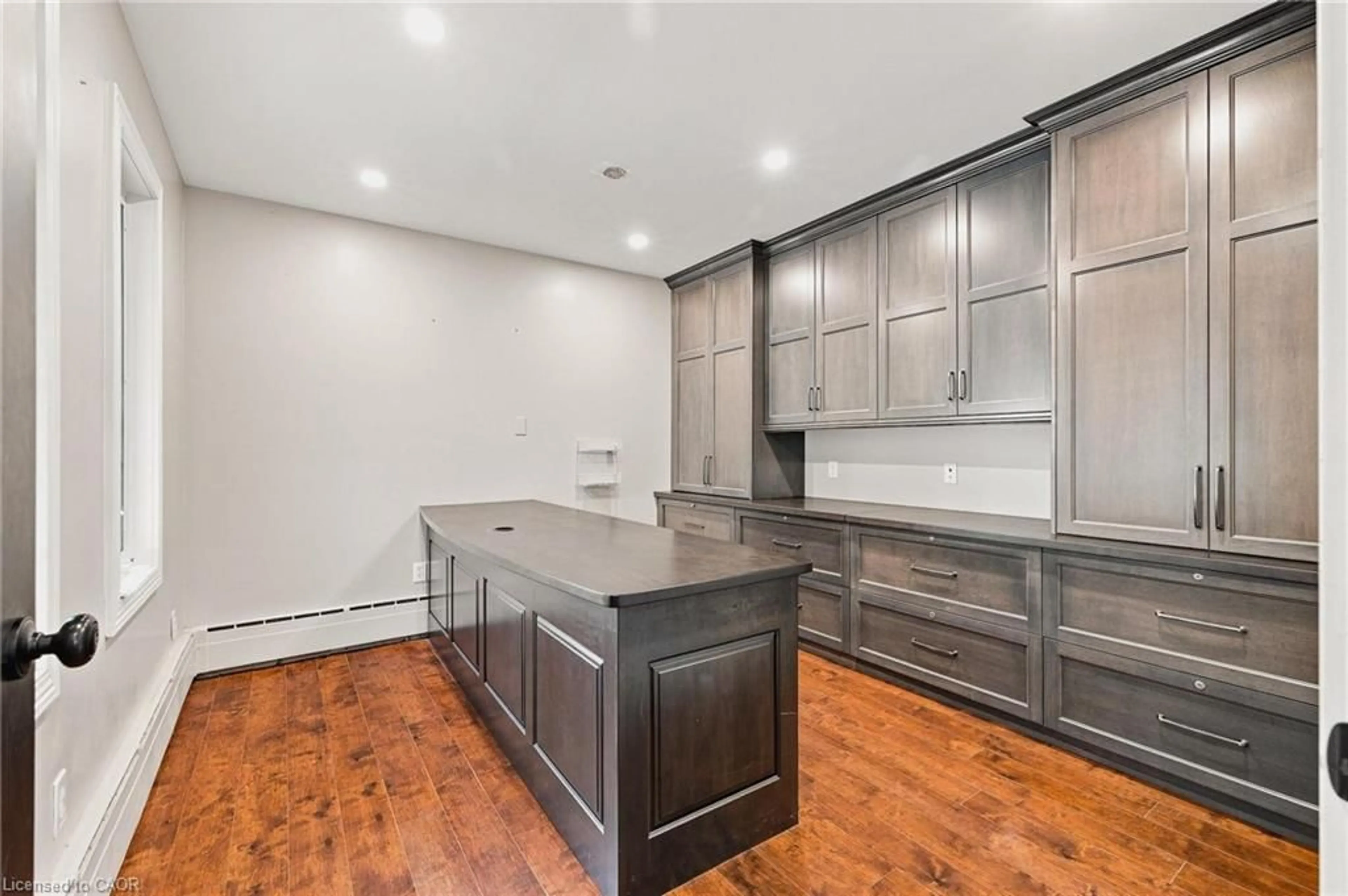 Open concept kitchen, wood/laminate floor for 450 Main St, Listowel Ontario N4W 1A6