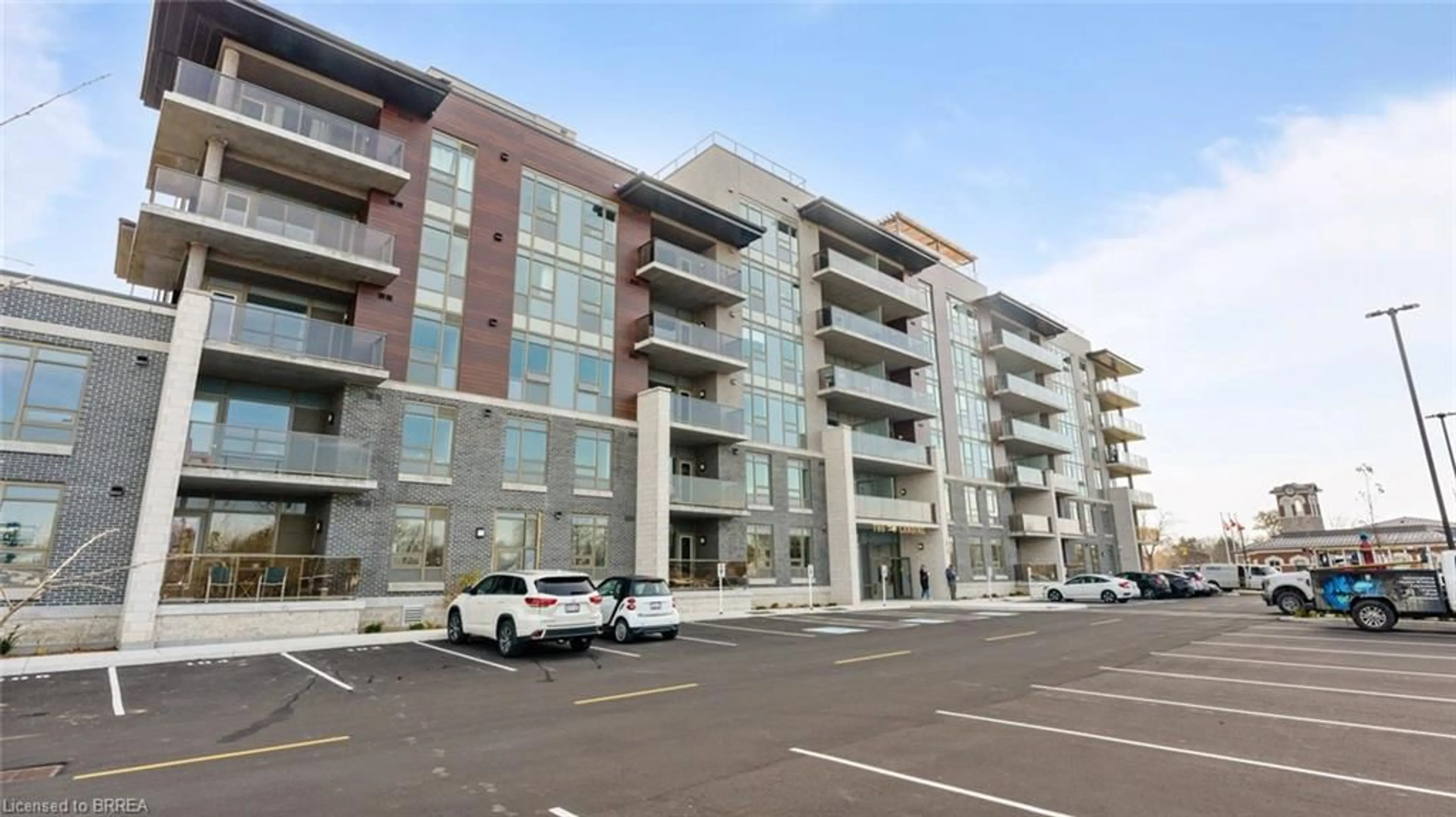 Unknown for 34 Norman St #307, Brantford Ontario N3R 2Y1