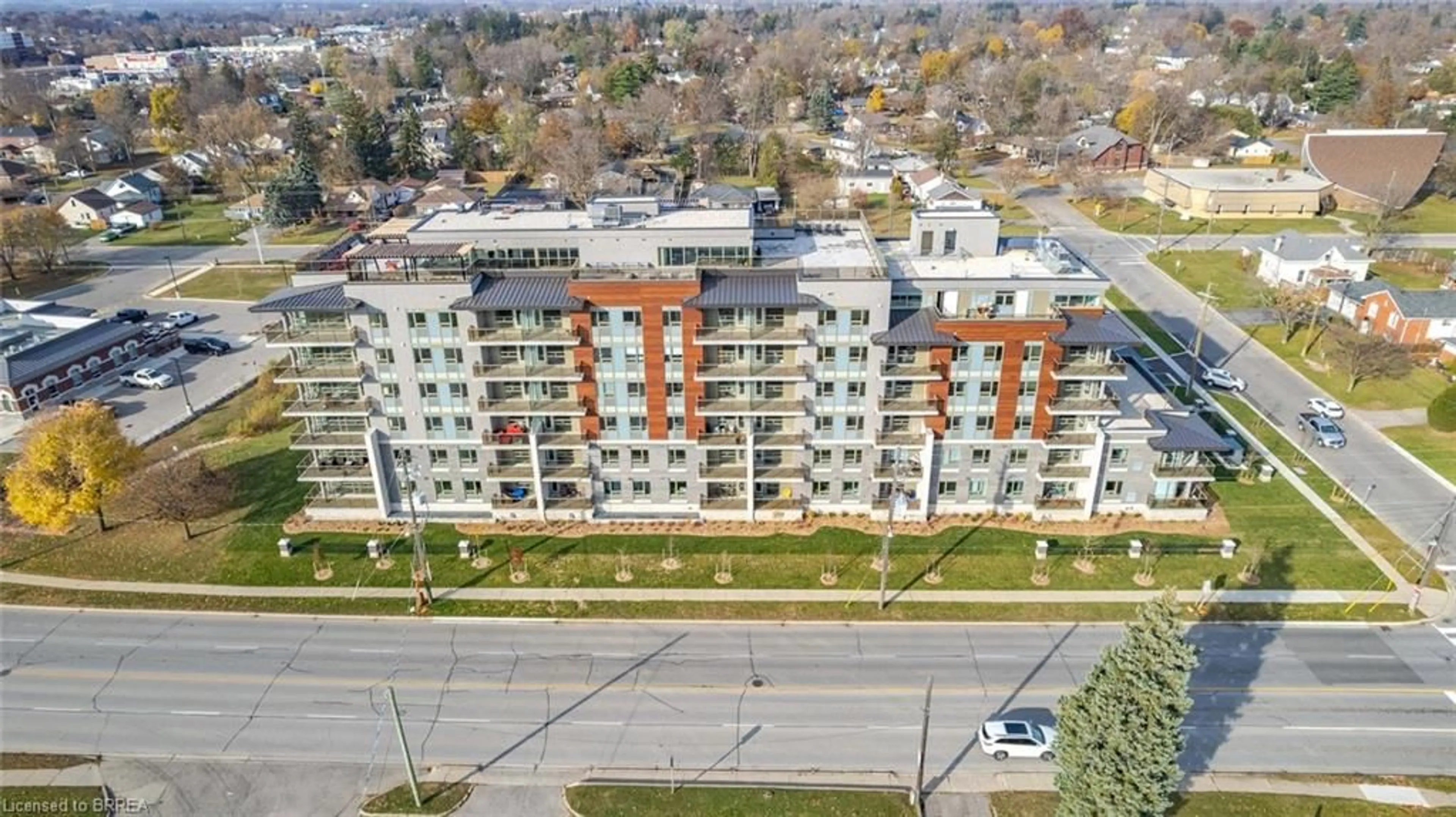 A pic from outside/outdoor area/front of a property/back of a property/a pic from drone, building for 34 Norman St #307, Brantford Ontario N3R 2Y1