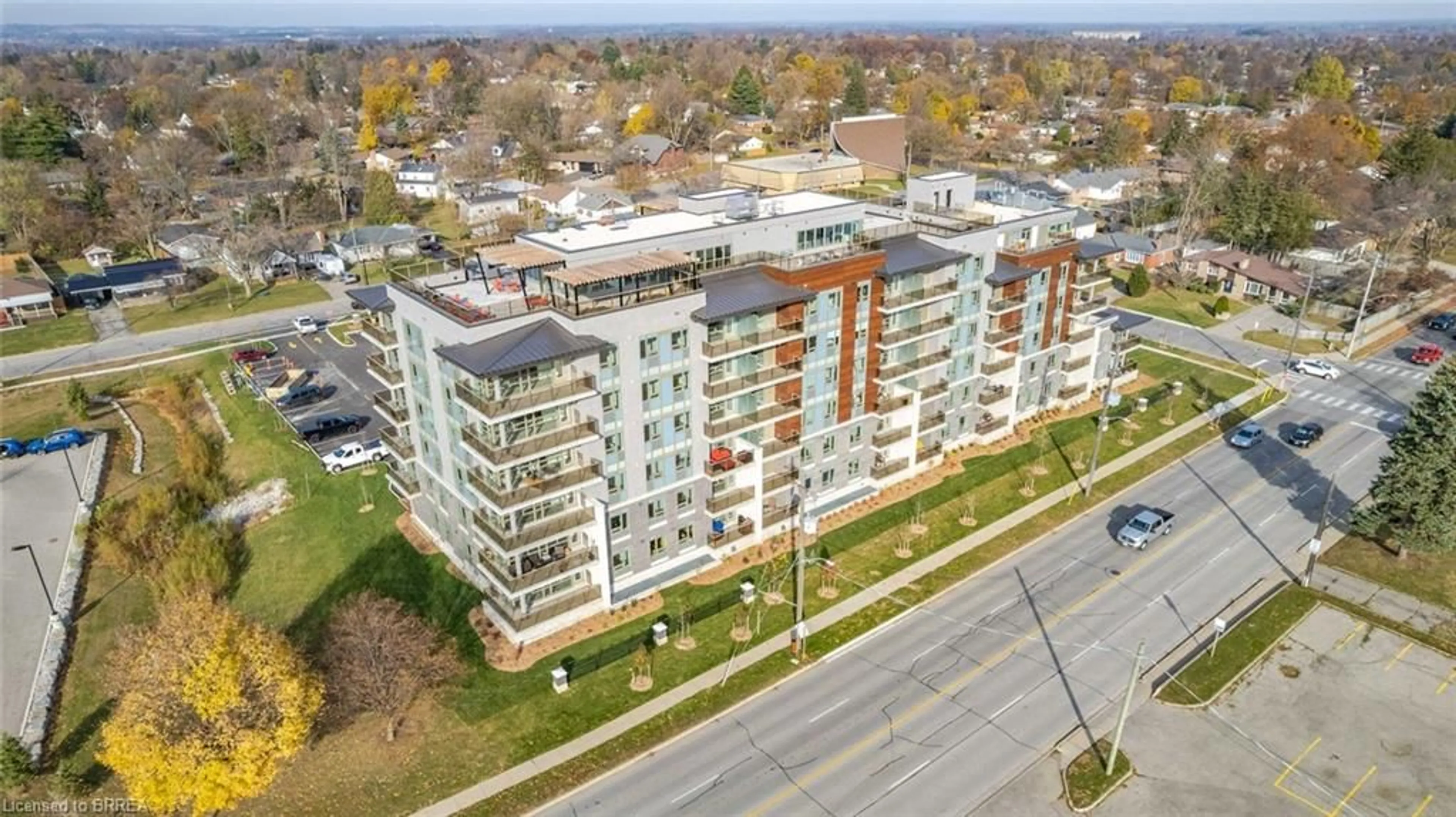 A pic from outside/outdoor area/front of a property/back of a property/a pic from drone, unknown for 34 Norman St #307, Brantford Ontario N3R 2Y1