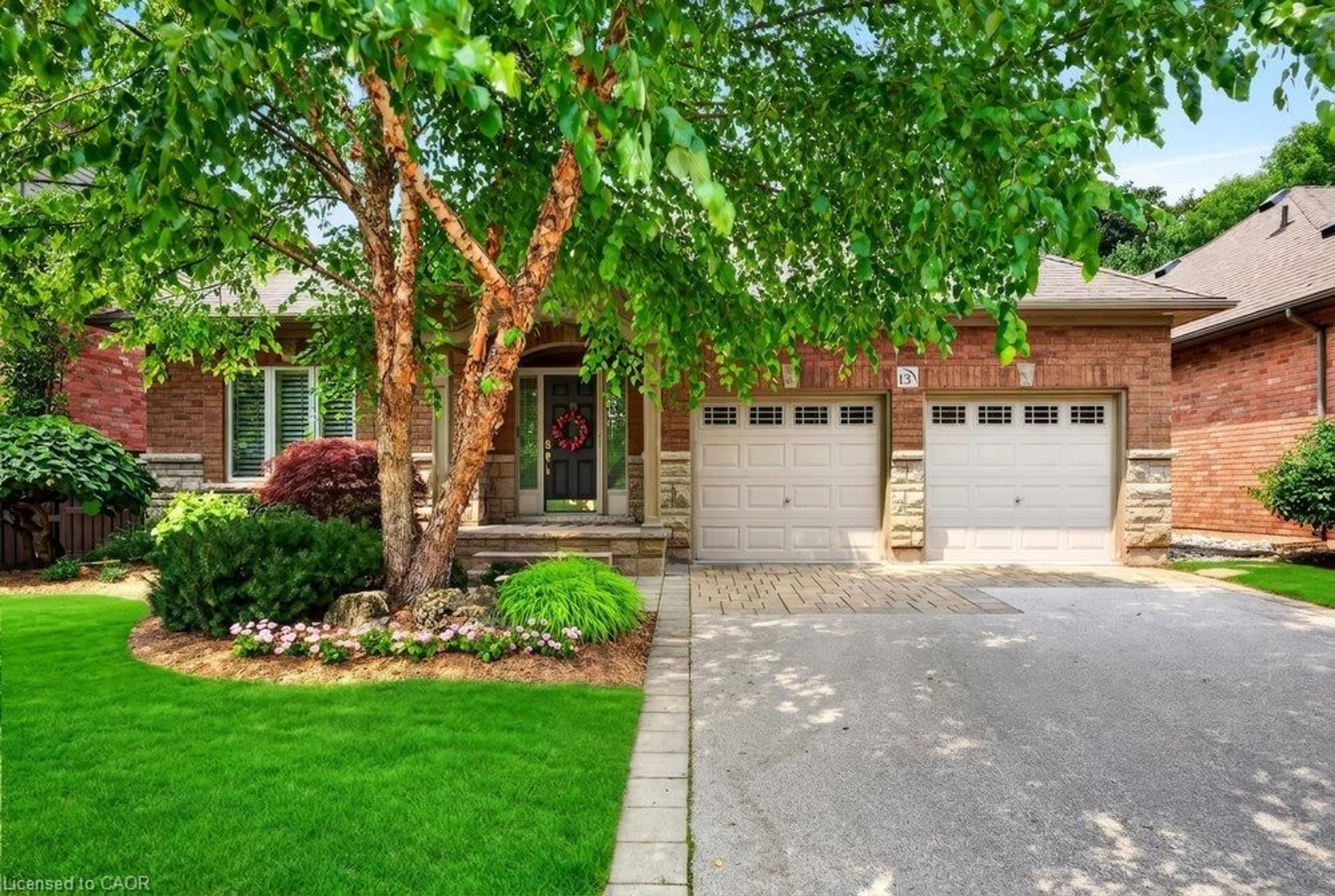 Home with brick exterior material, street for 976 Shadeland Ave #13, Burlington Ontario L7T 2M5