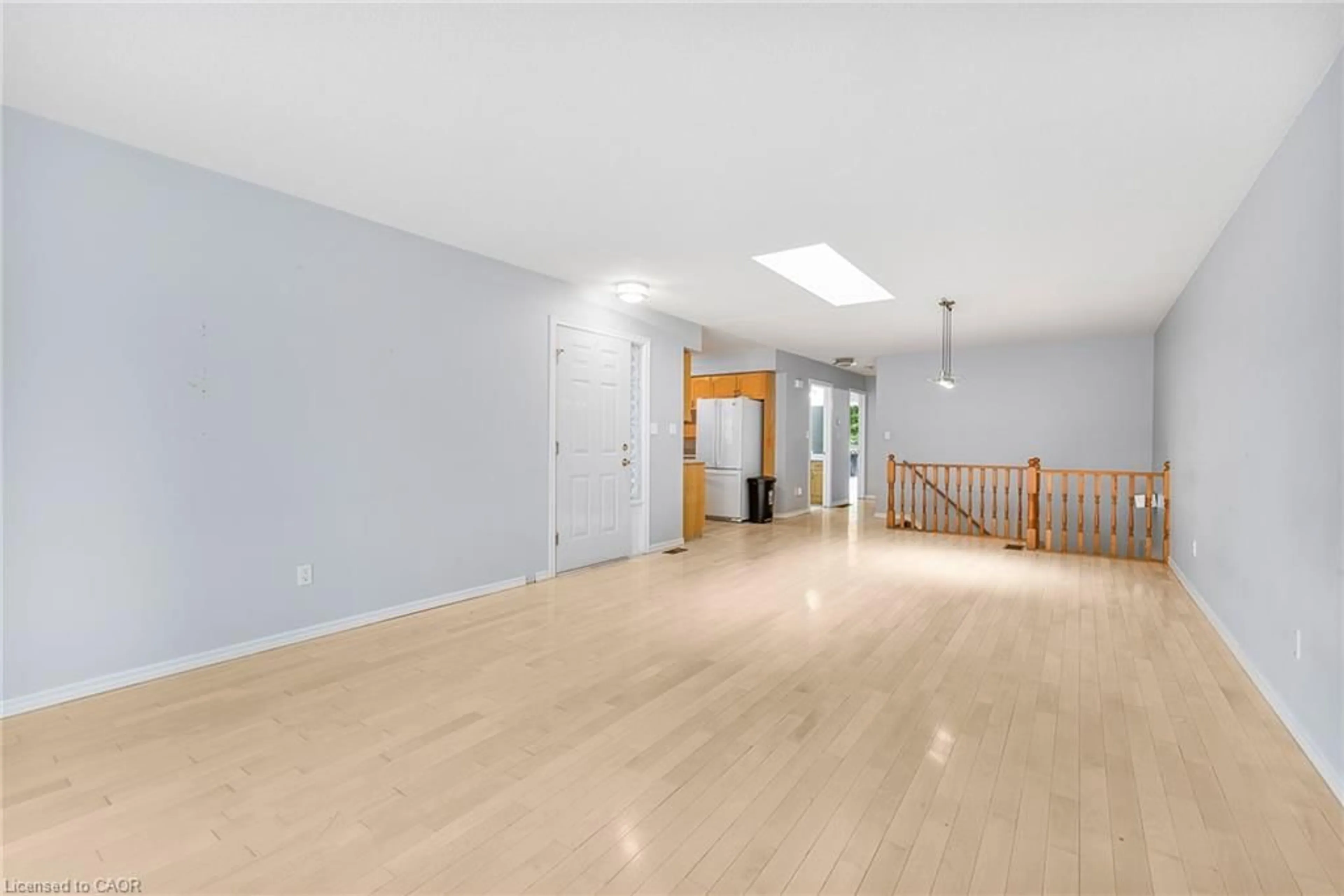 Indoor foyer for 570 West St #2, Brantford Ontario N3R 7Y7