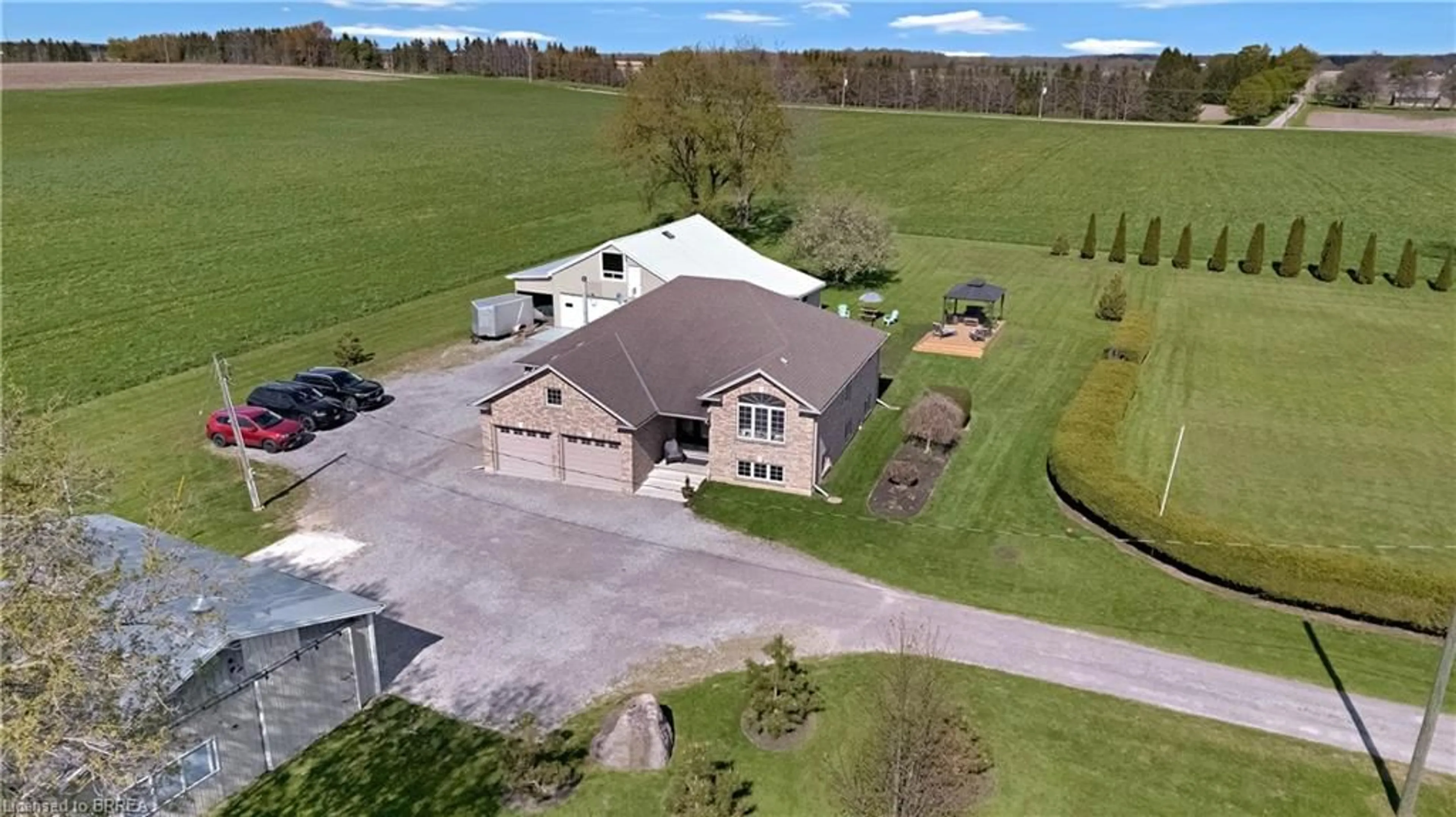 A pic from outside/outdoor area/front of a property/back of a property/a pic from drone, building for 228 Salt Springs Church Rd, Brantford Ontario N3T 5L9