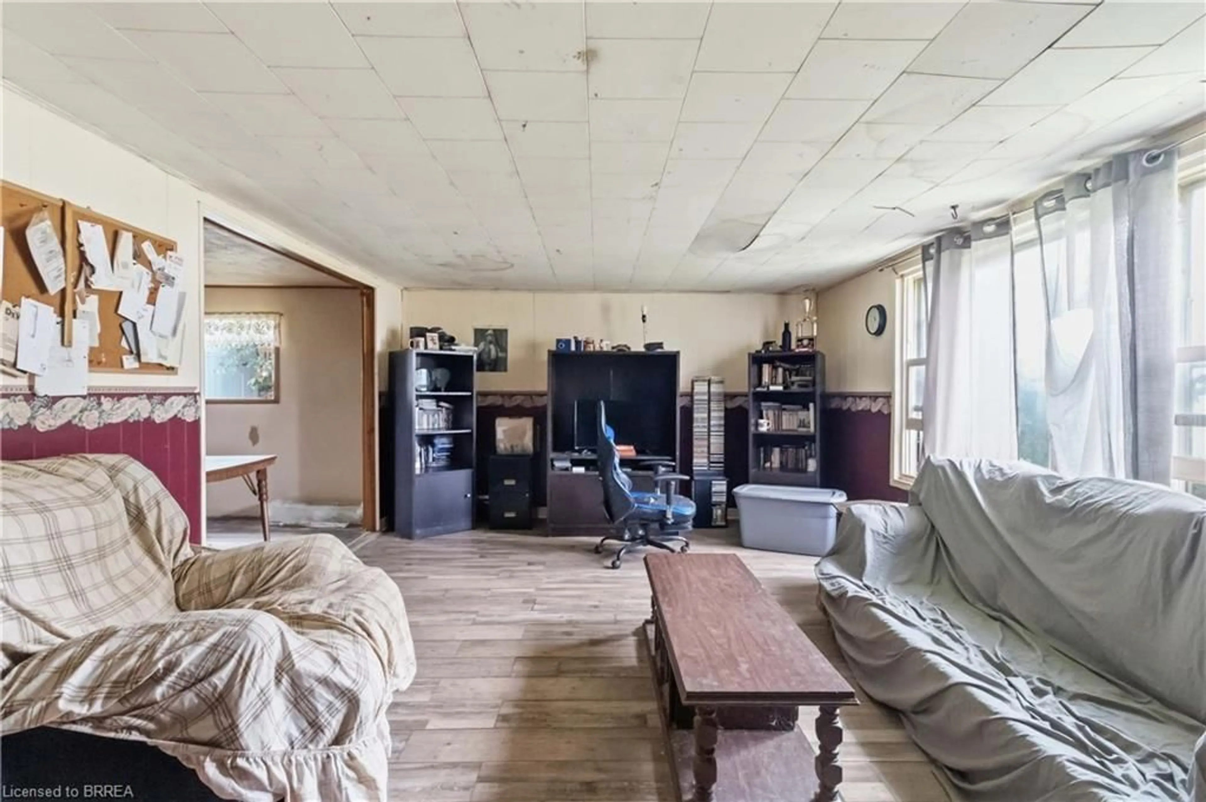 Living room with furniture, unknown for 20 Mardon Ave, Port Dover Ontario N0A 1N8