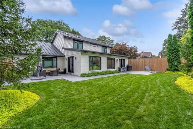 16 Whitehall Gate, Fonthill 3