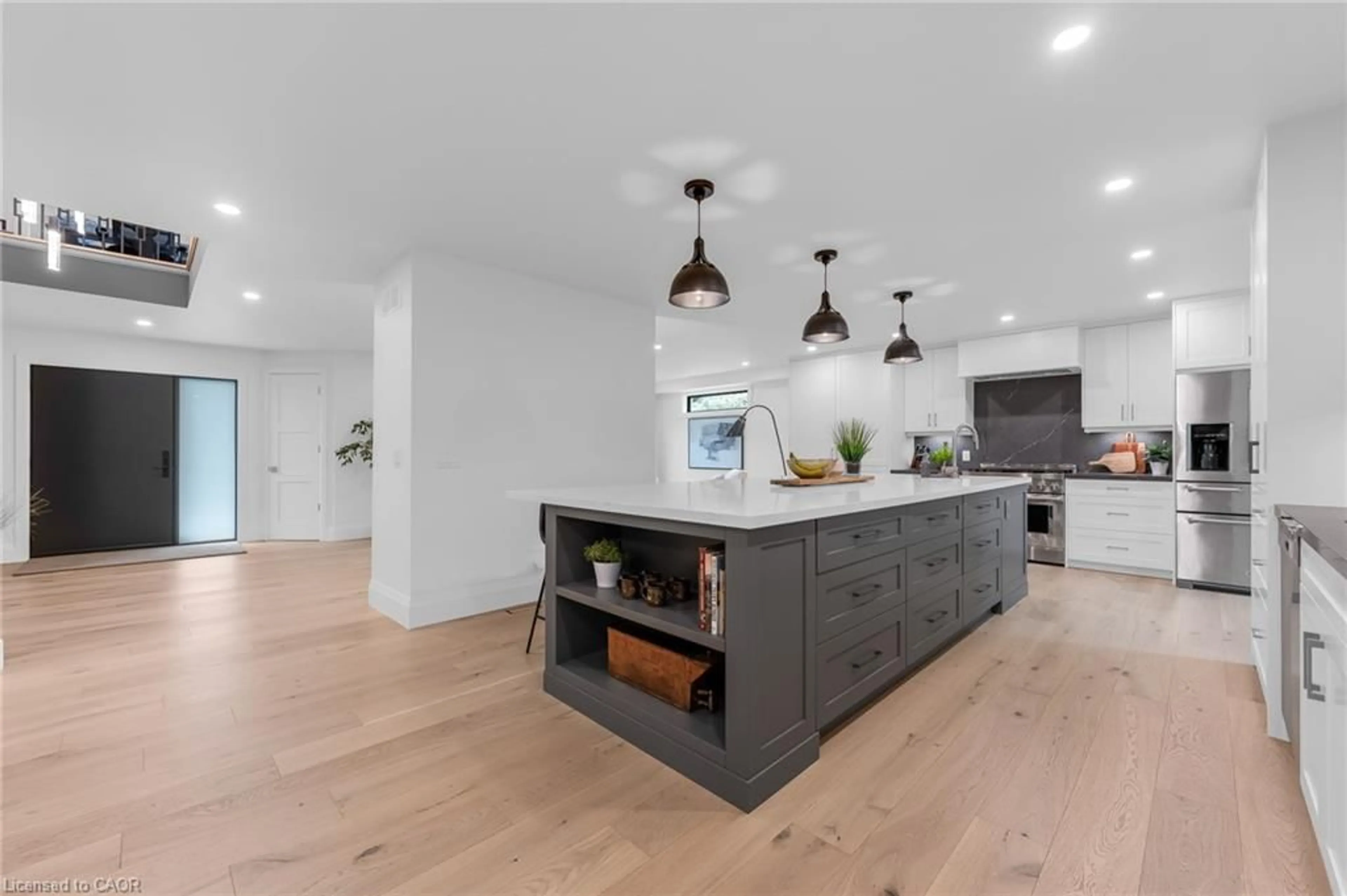 Open concept kitchen, unknown for 16 Whitehall Gate, Fonthill Ontario L3E 0C6
