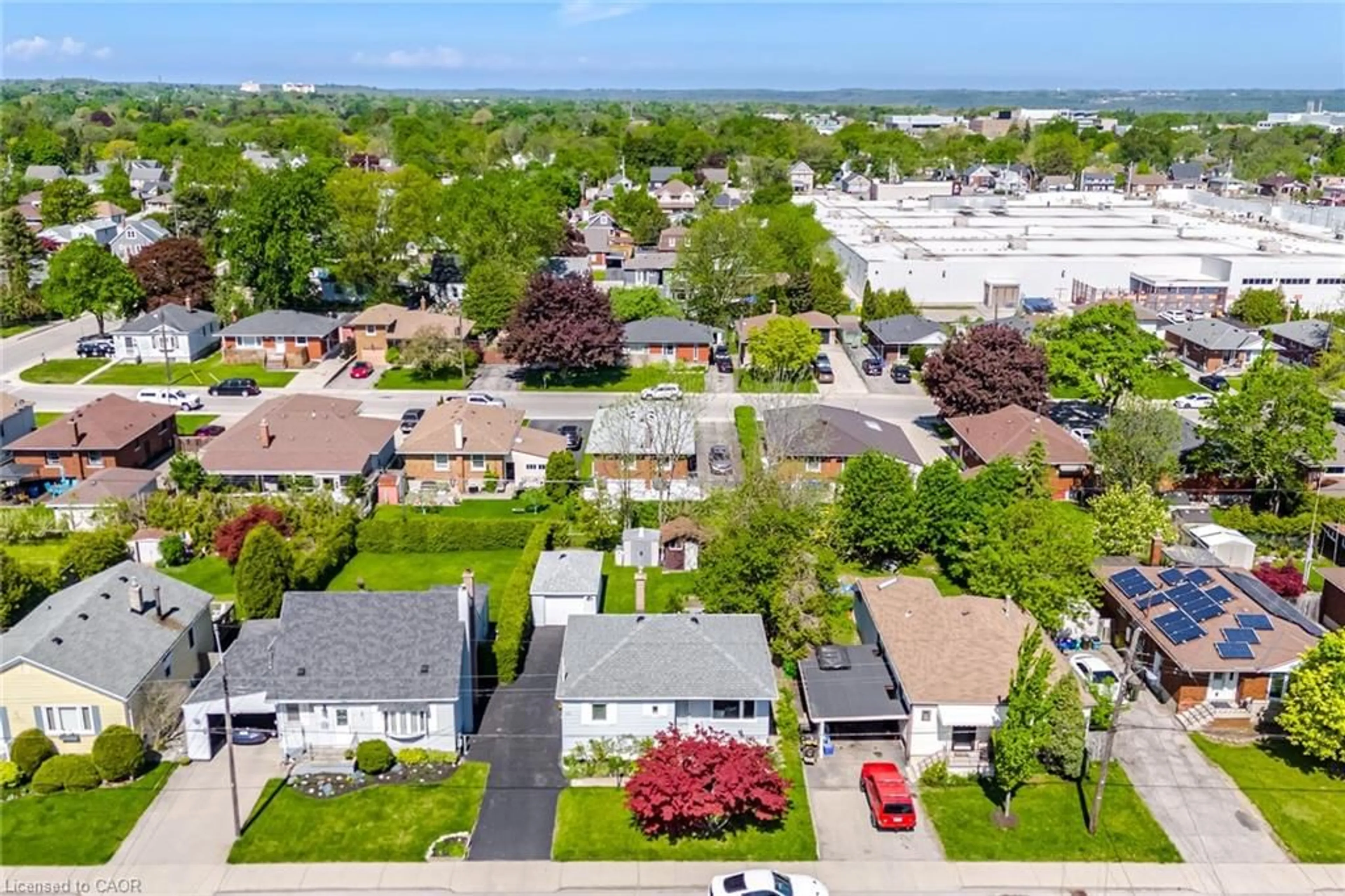 A pic from outside/outdoor area/front of a property/back of a property/a pic from drone, street for 94 Clarendon Ave, Hamilton Ontario L9A 3A3