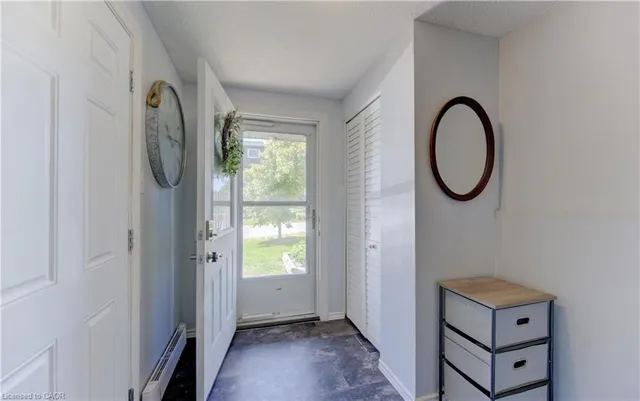 80 Old Country Dr #1, Kitchener 4