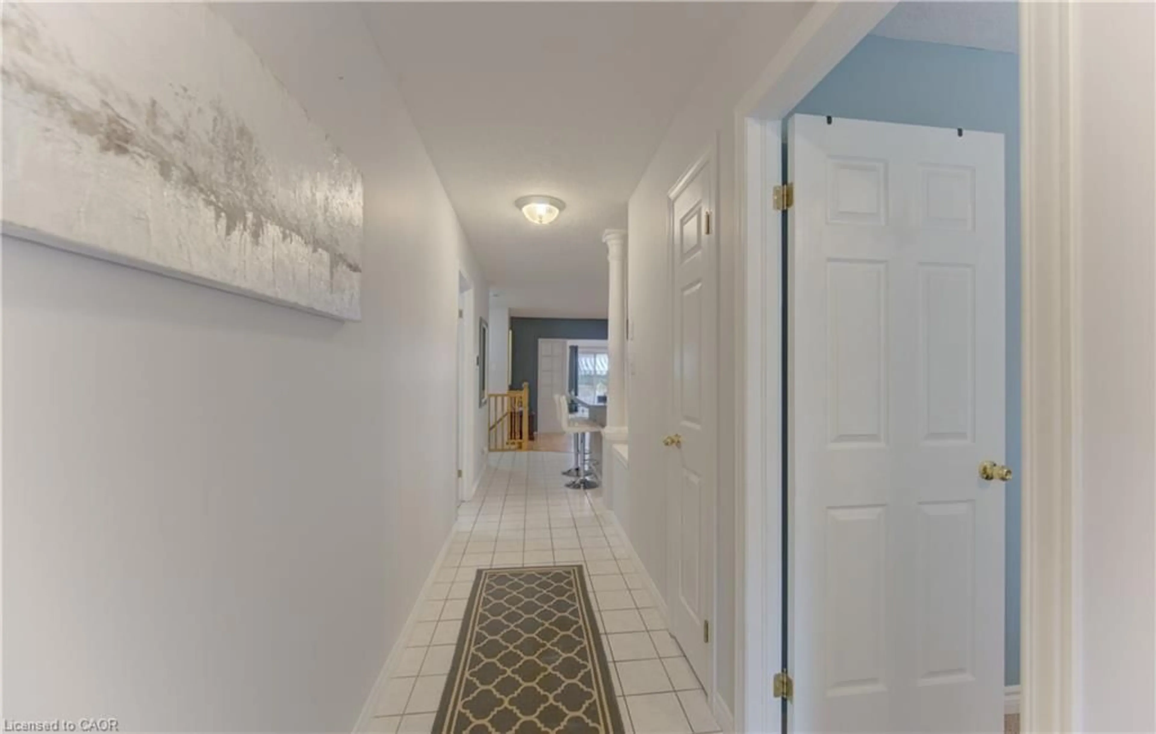 Indoor entryway for 95 York St, Elora Ontario N0B 1S0