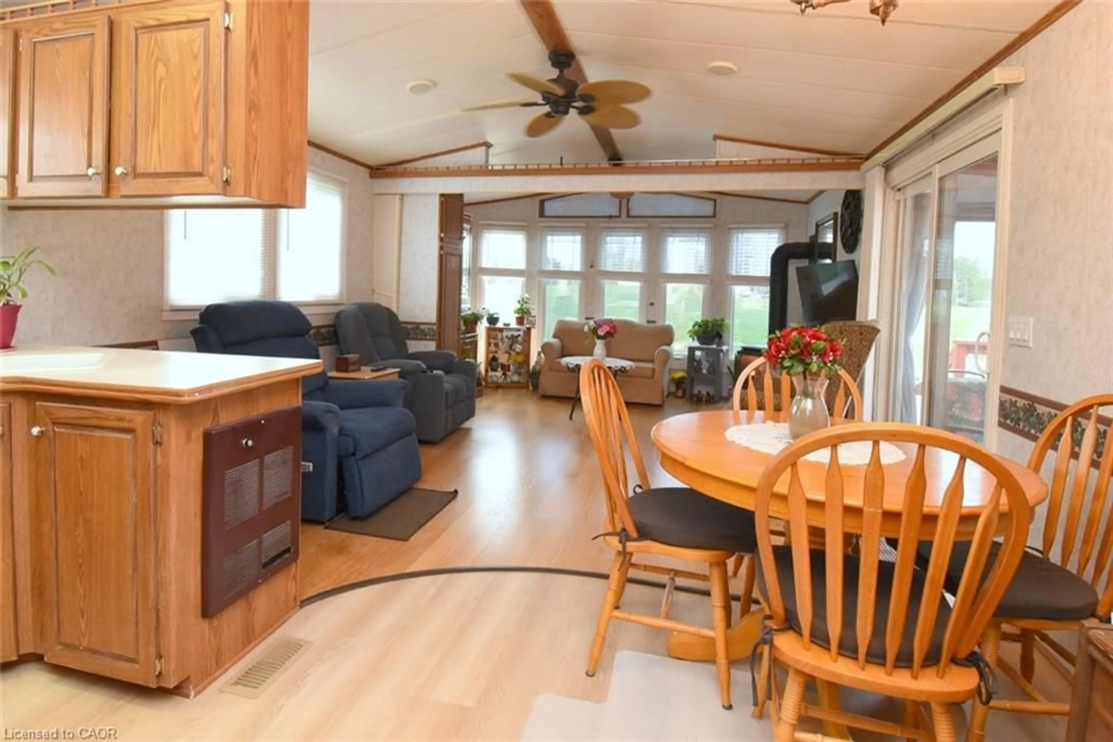 Living room with furniture, wood/laminate floor for 125 Otto Lane, Freelton Ontario N0B 2J0