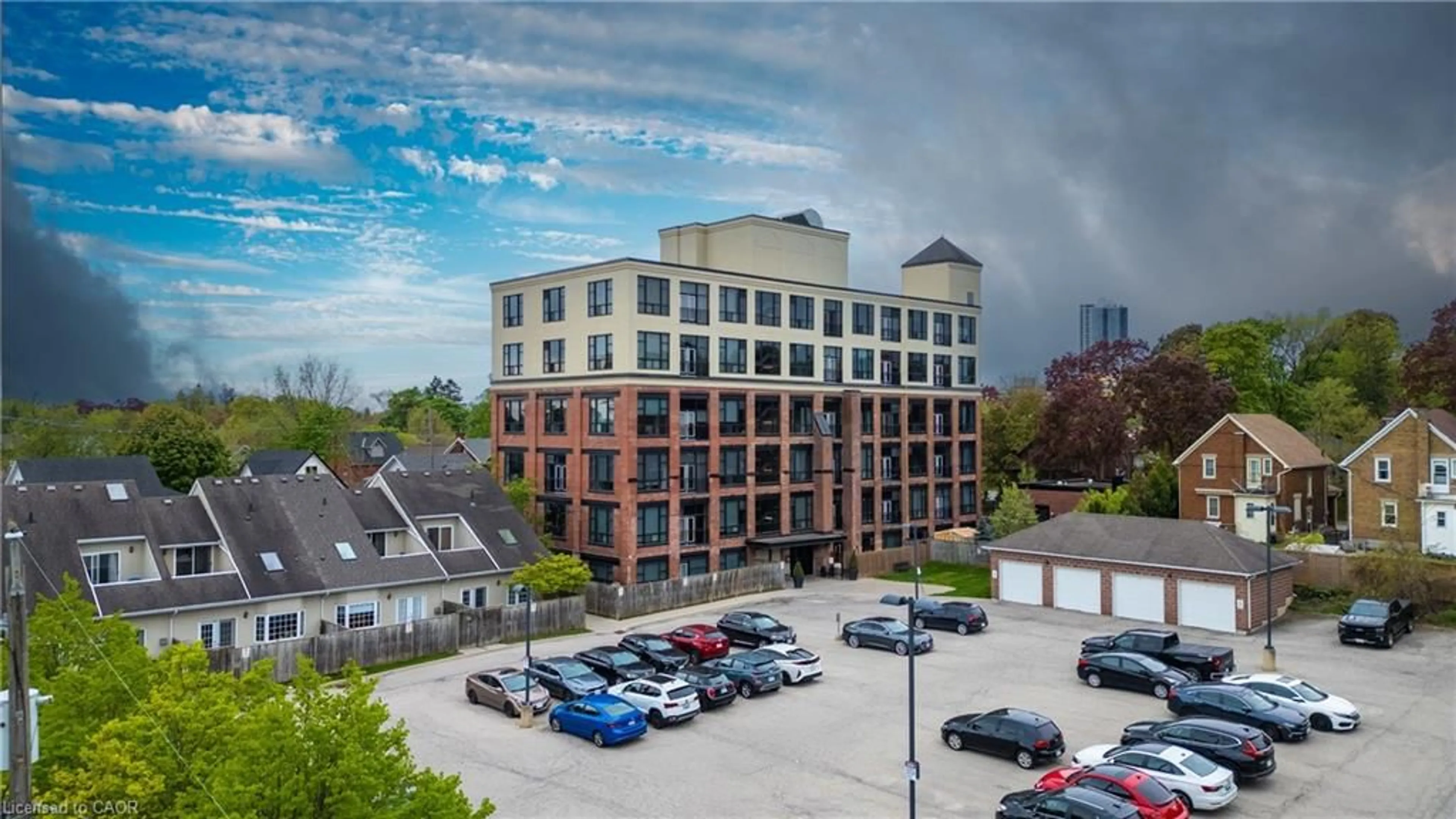 A pic from outside/outdoor area/front of a property/back of a property/a pic from drone, unknown for 120 Mansion St #501, Kitchener Ontario N2H 0A1