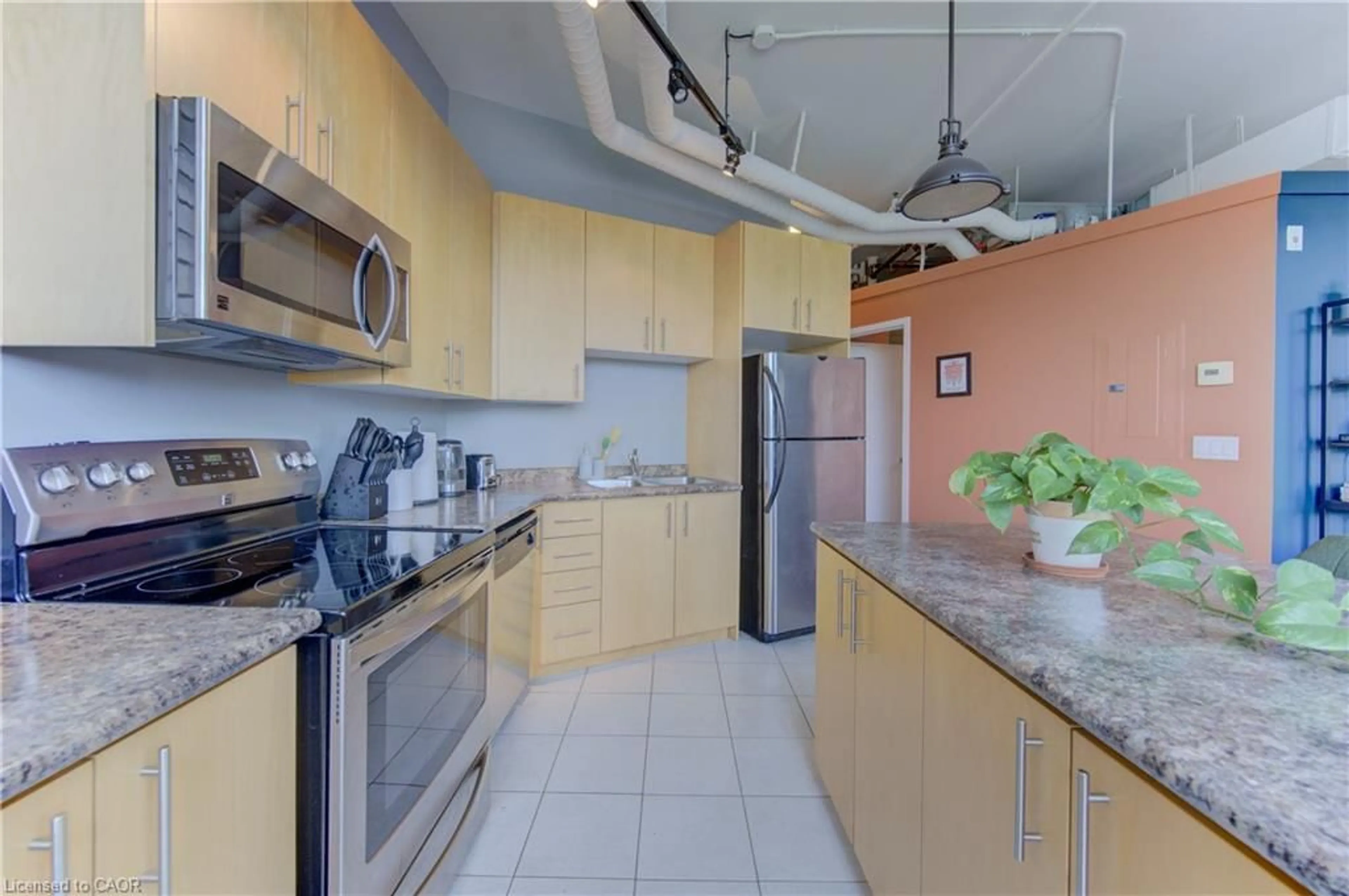 Standard kitchen, ceramic/tile floor for 120 Mansion St #501, Kitchener Ontario N2H 0A1