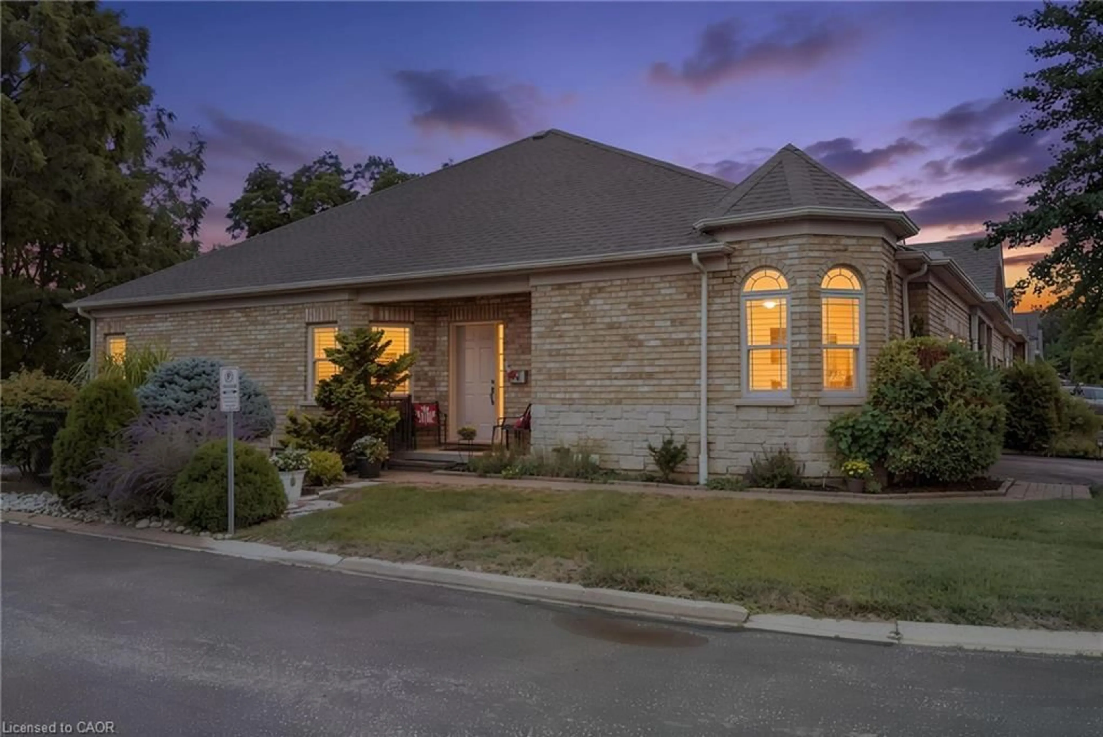 Home with brick exterior material, street for 10 Cobblestone Dr #25, Paris Ontario N3L 4G8