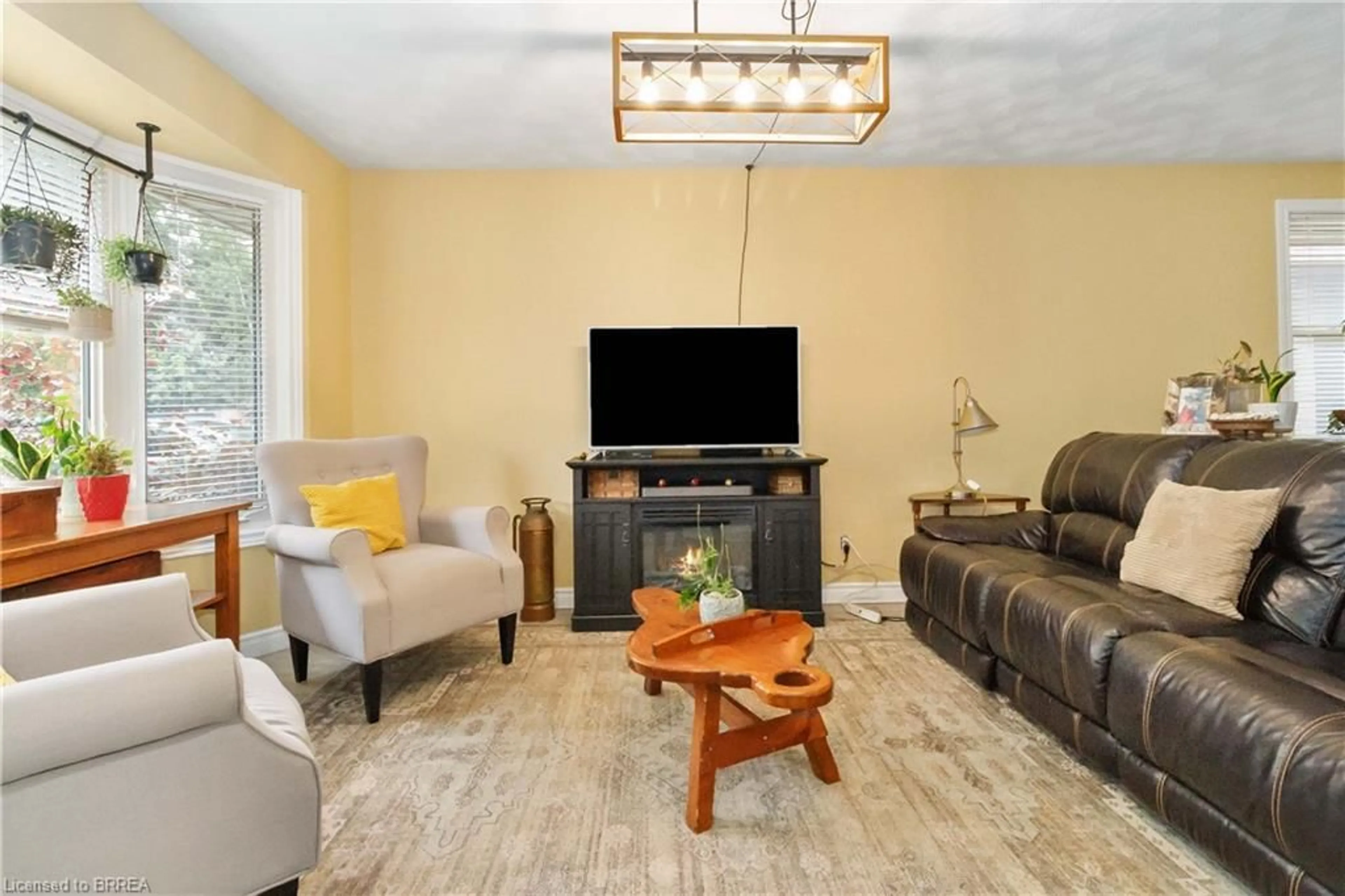 Living room with furniture, unknown for 79 Donly Dr, Simcoe Ontario N3Y 5H1