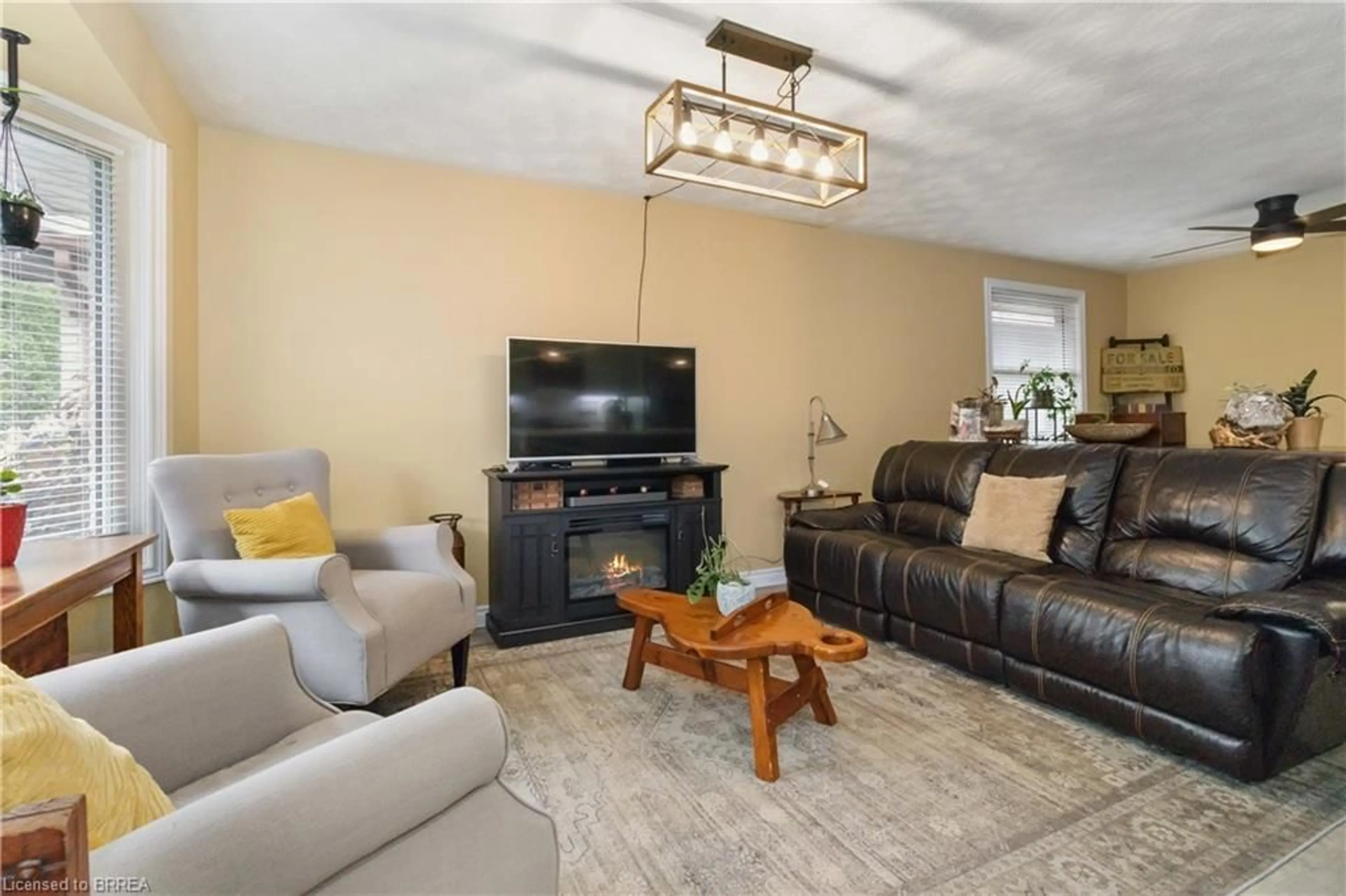 Living room with furniture, unknown for 79 Donly Dr, Simcoe Ontario N3Y 5H1