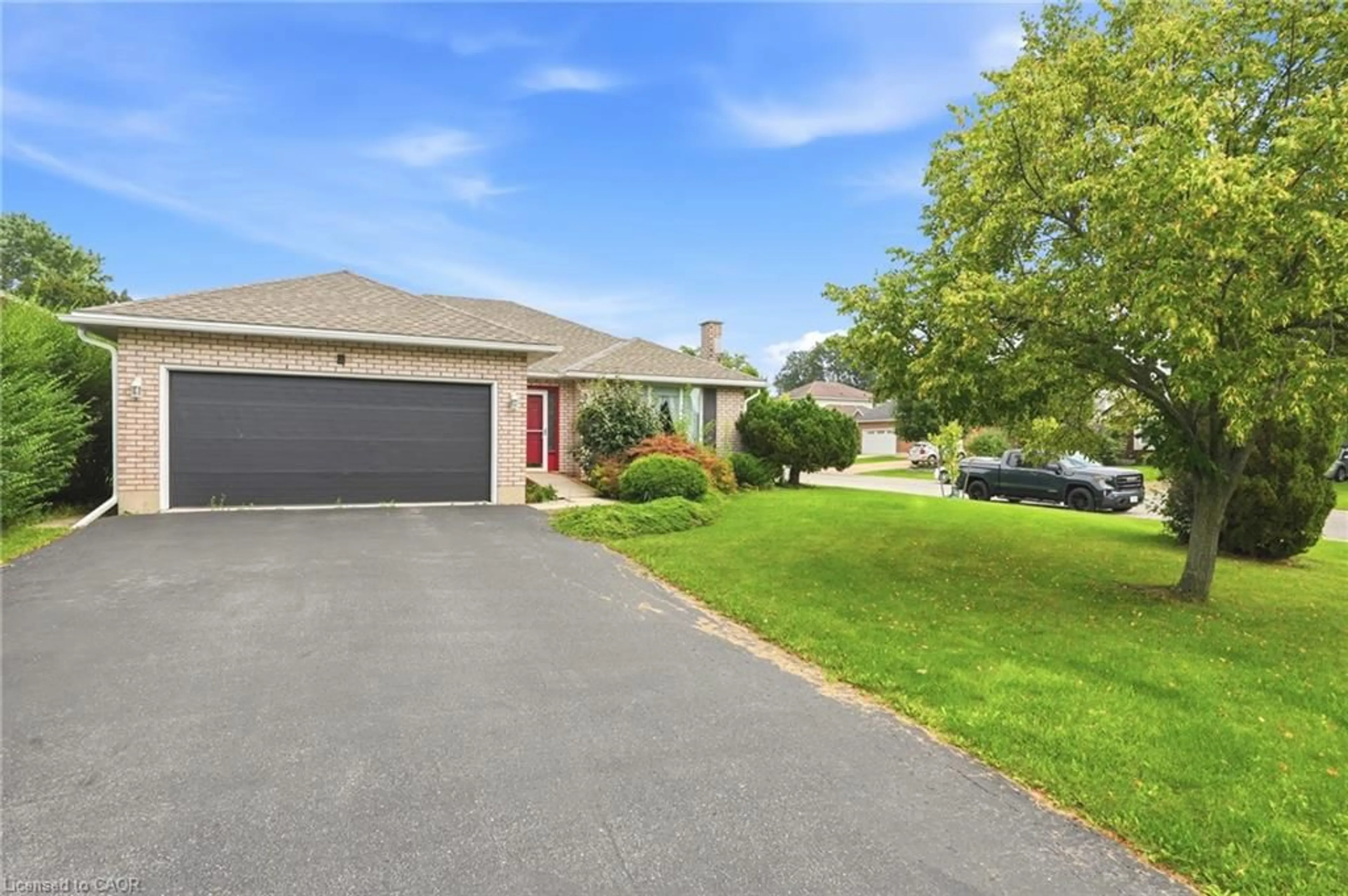A pic from outside/outdoor area/front of a property/back of a property/a pic from drone, street for 9 Country Club Rd, Cayuga Ontario N0A 1E0