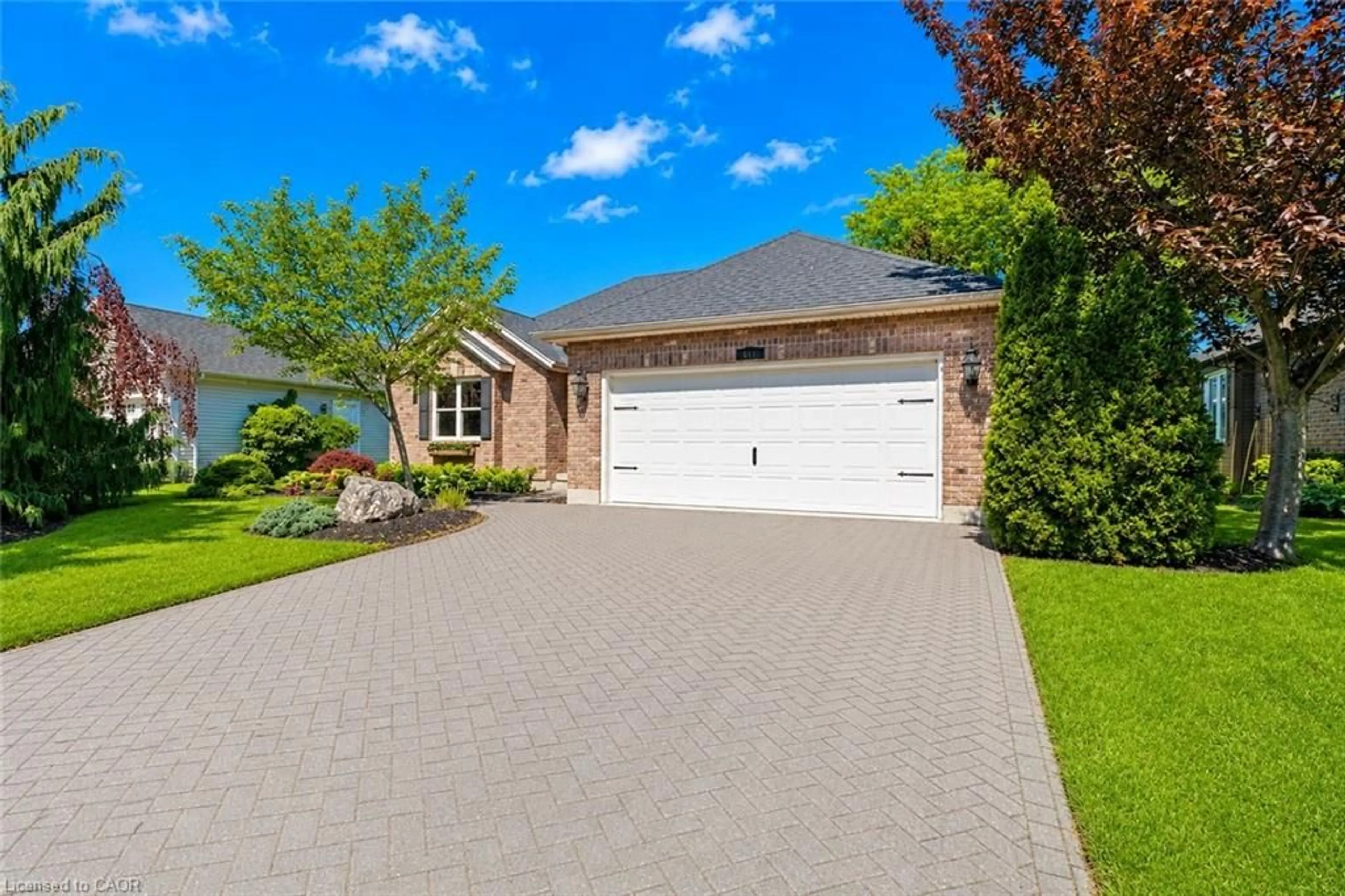 Home with brick exterior material, street for 611 Victoria St, Niagara-on-the-Lake Ontario L0S 1J0