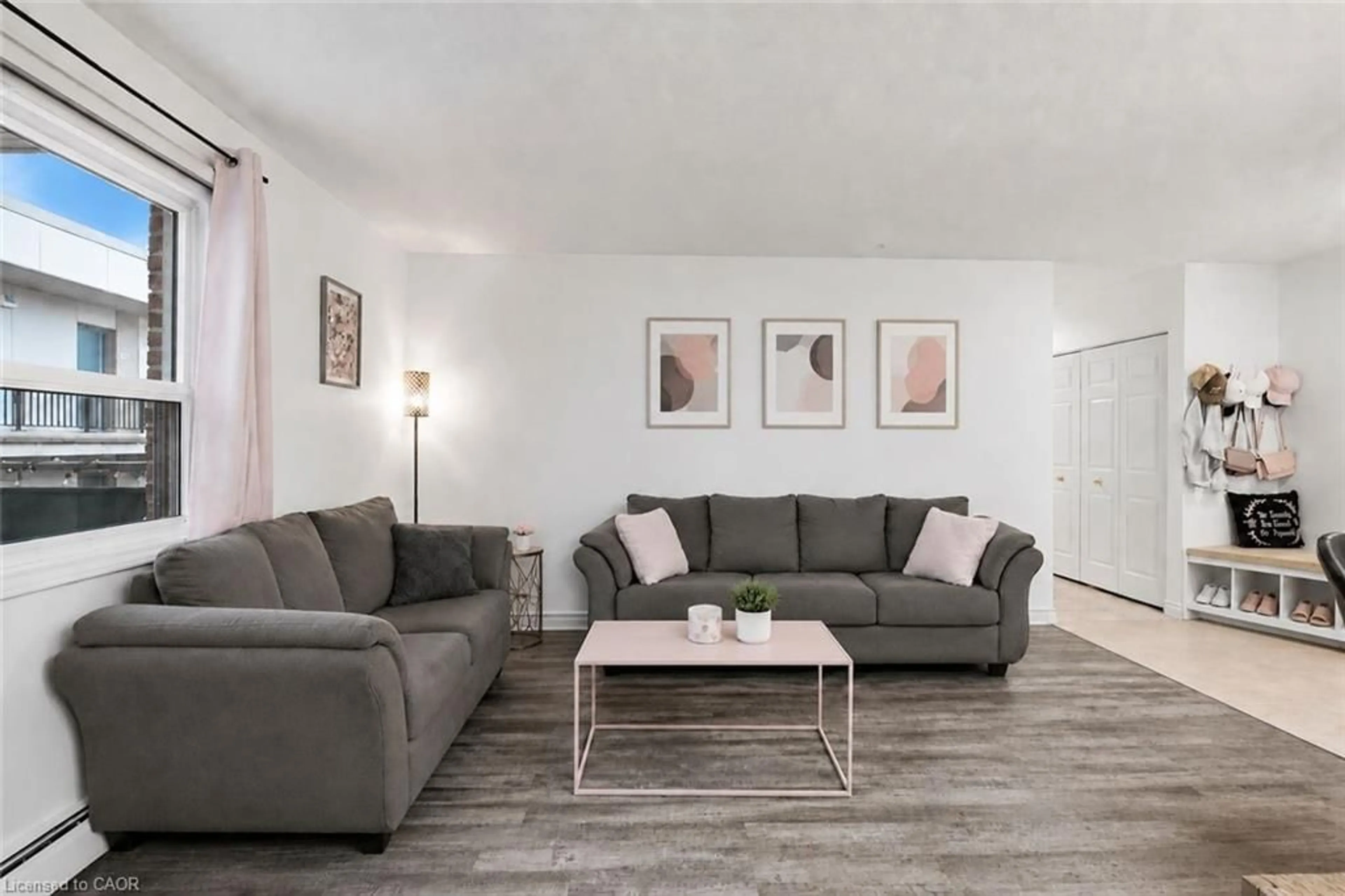 Living room with furniture, unknown for 264 Oakdale Ave #308, St. Catharines Ontario L2P 2K4