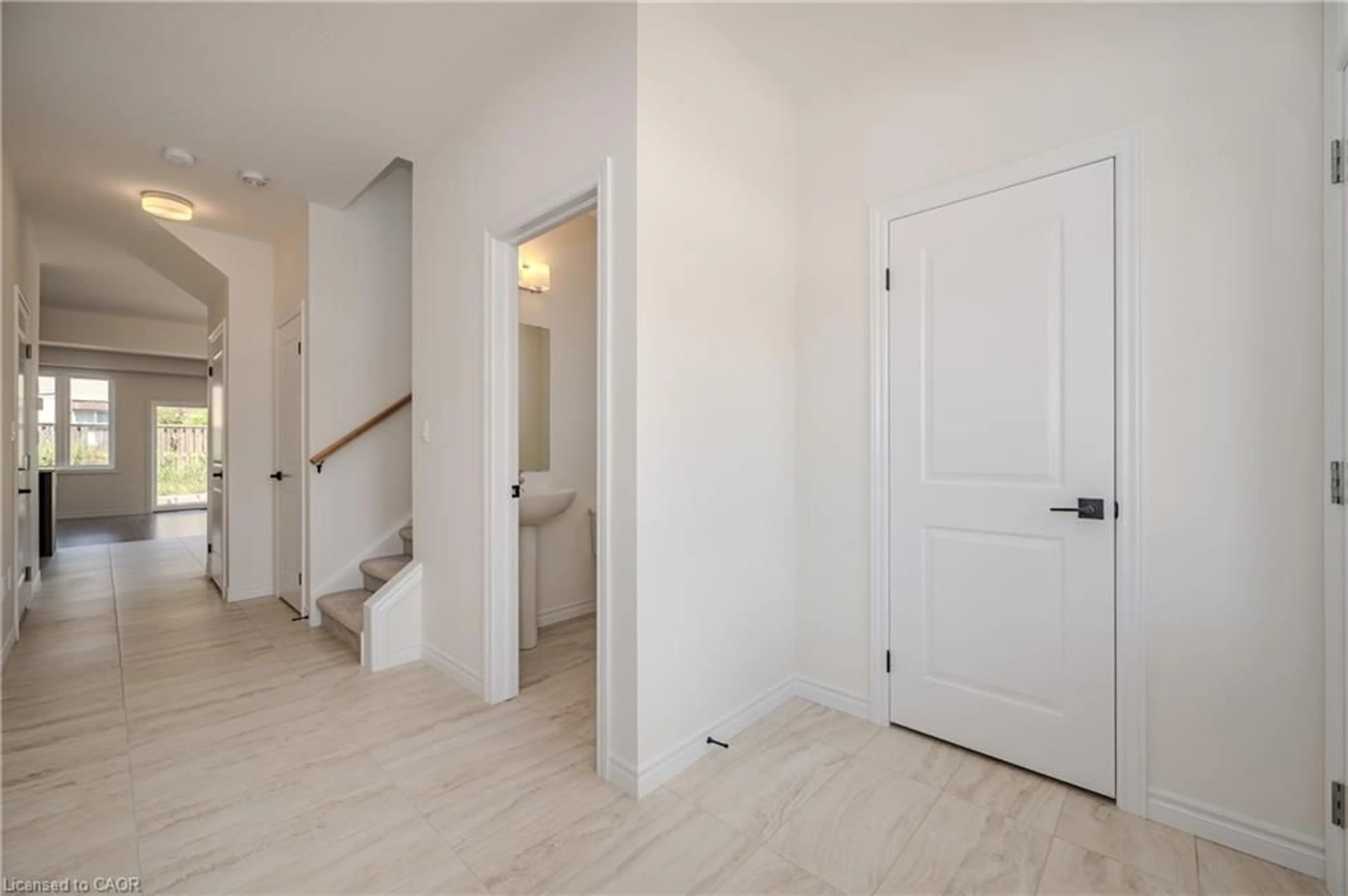 Indoor entryway for 350 Robert Woolner St, Ayr Ontario N0B 1E0