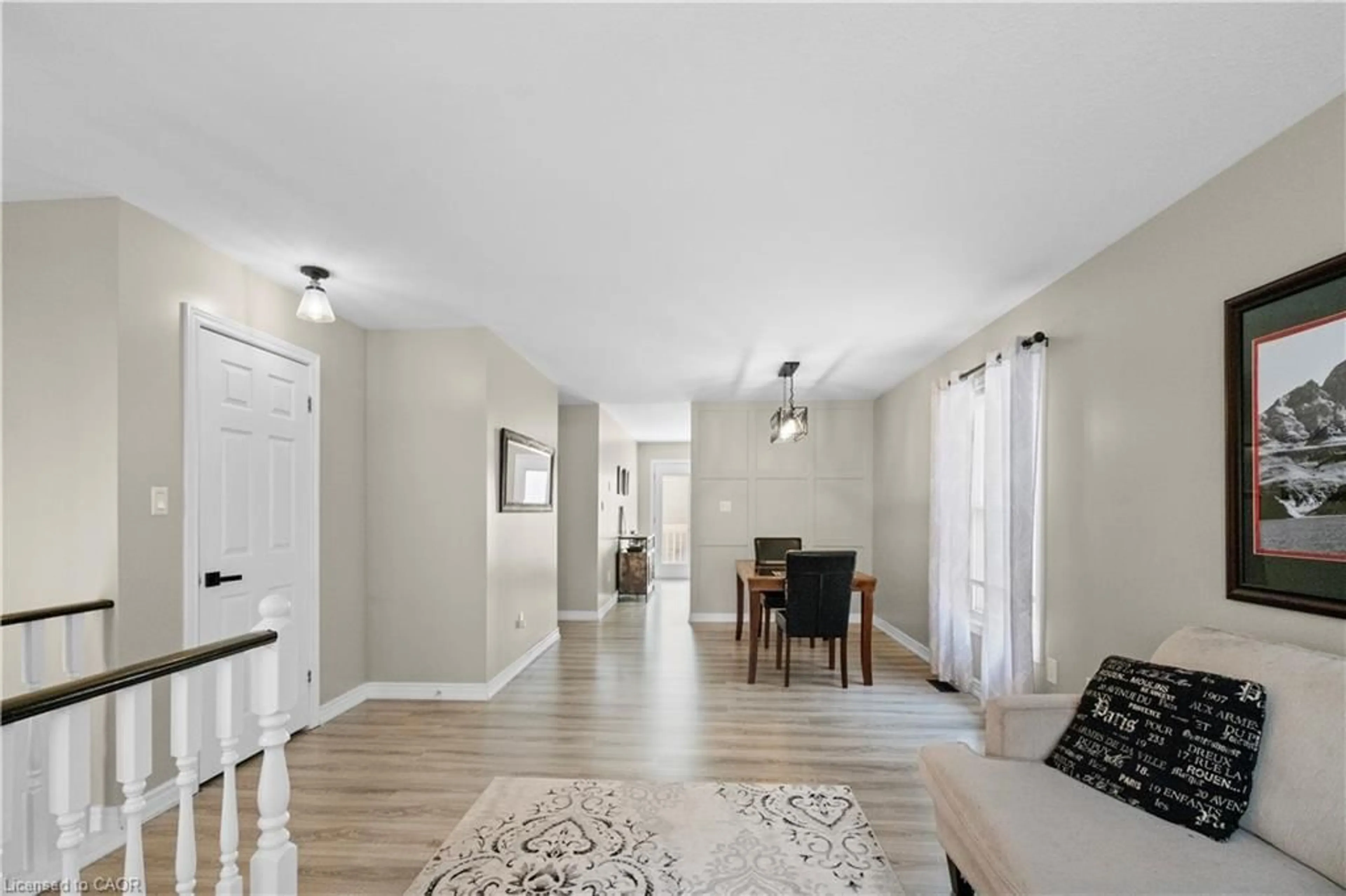Indoor entryway for 63 Donegal Dr, Brantford Ontario N3T 6L2