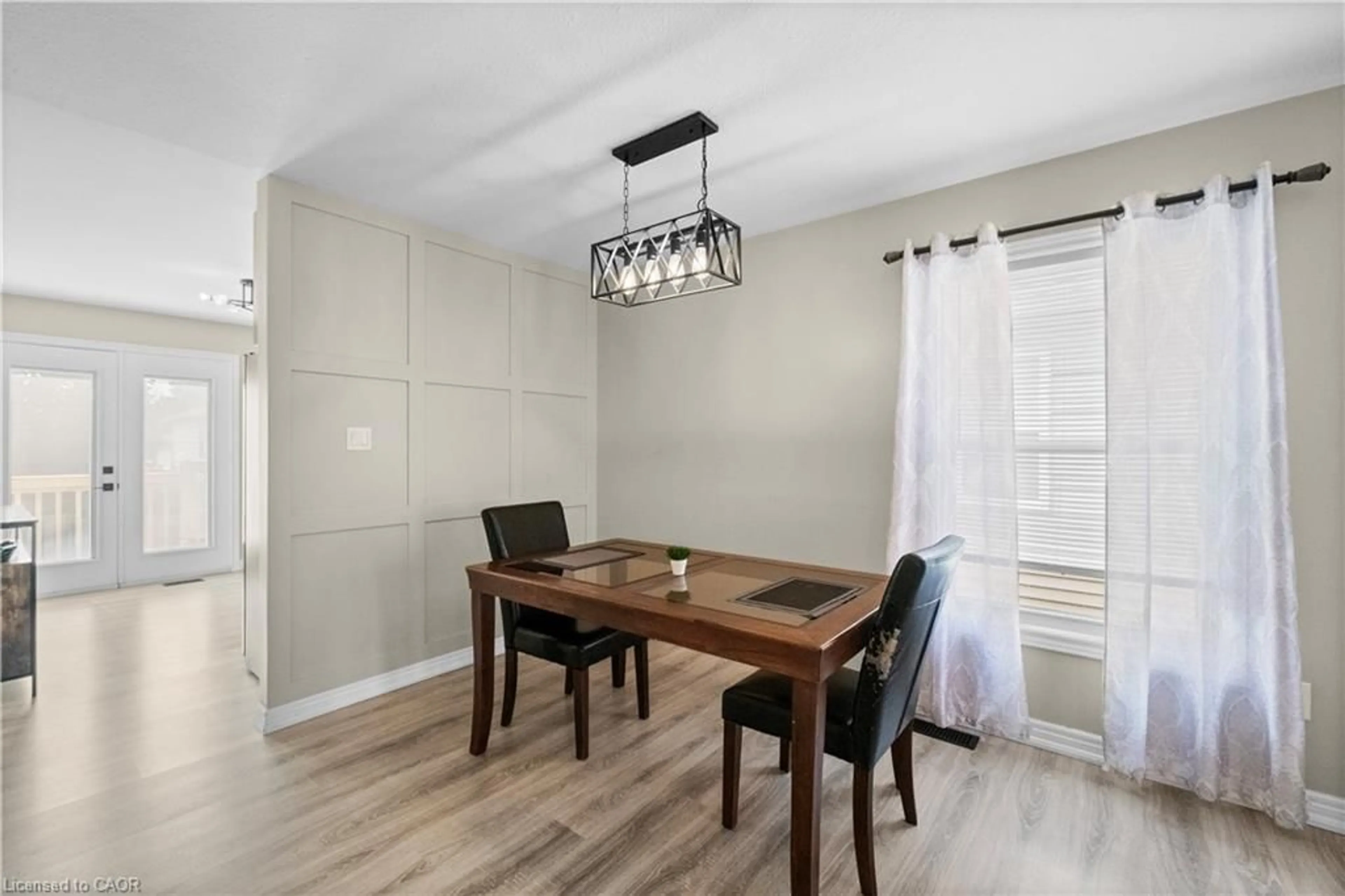 Dining room, wood/laminate floor for 63 Donegal Dr, Brantford Ontario N3T 6L2