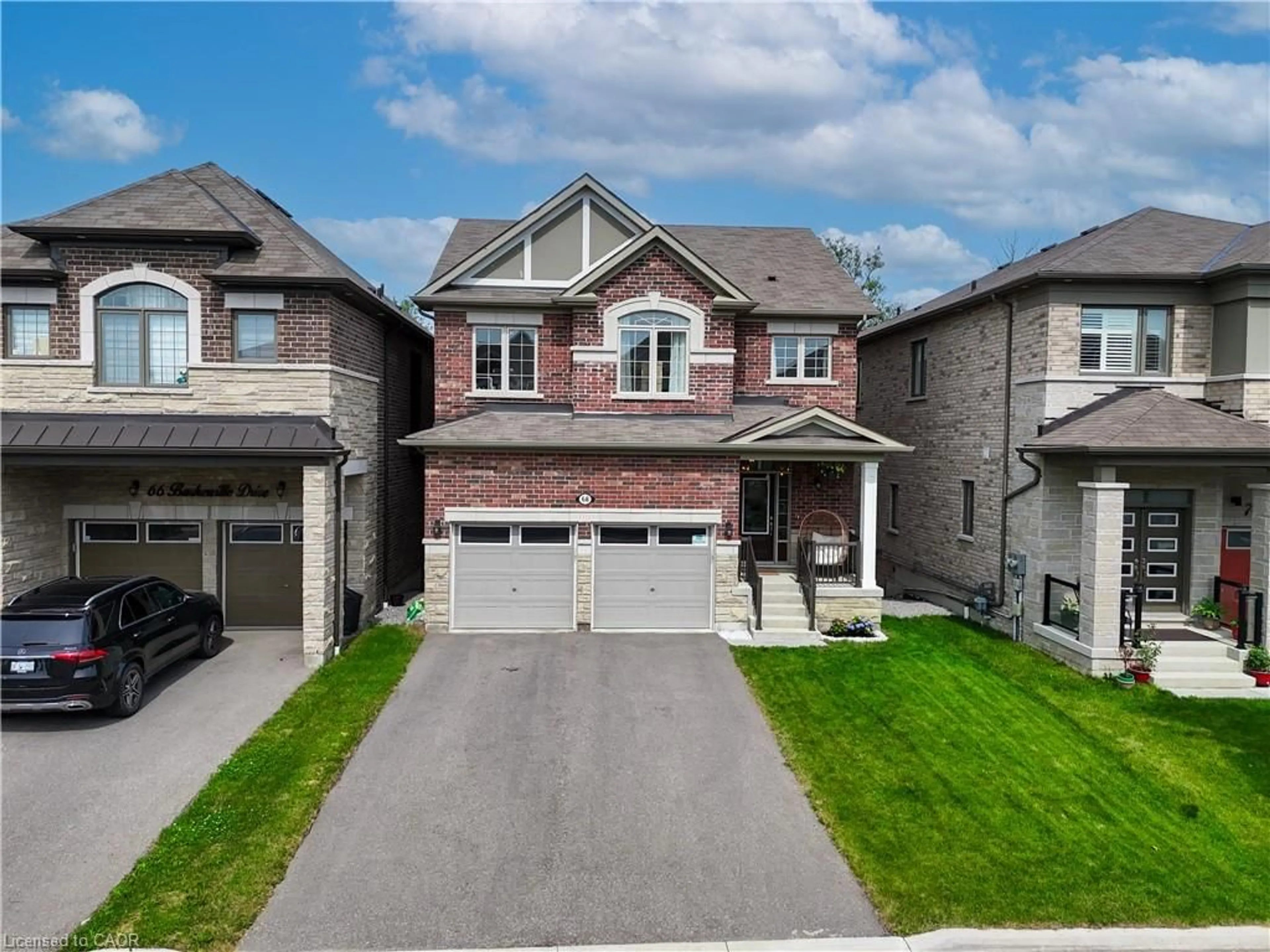 A pic from outside/outdoor area/front of a property/back of a property/a pic from drone, street for 68 Barkerville Dr, Whitby Ontario L1P 0L8