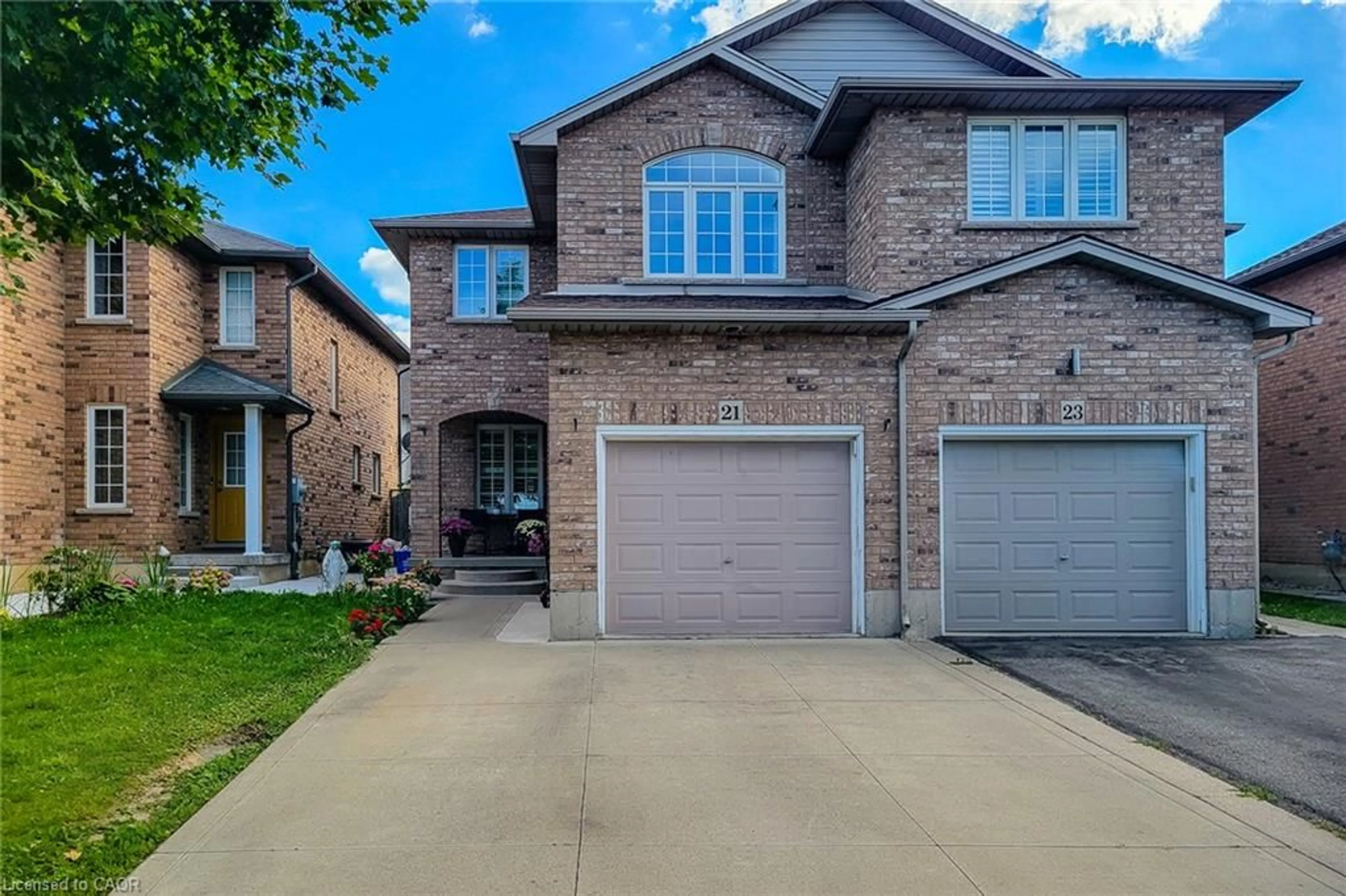 Home with brick exterior material, street for 21 Jonathon Crt, Hamilton Ontario L8W 0A1