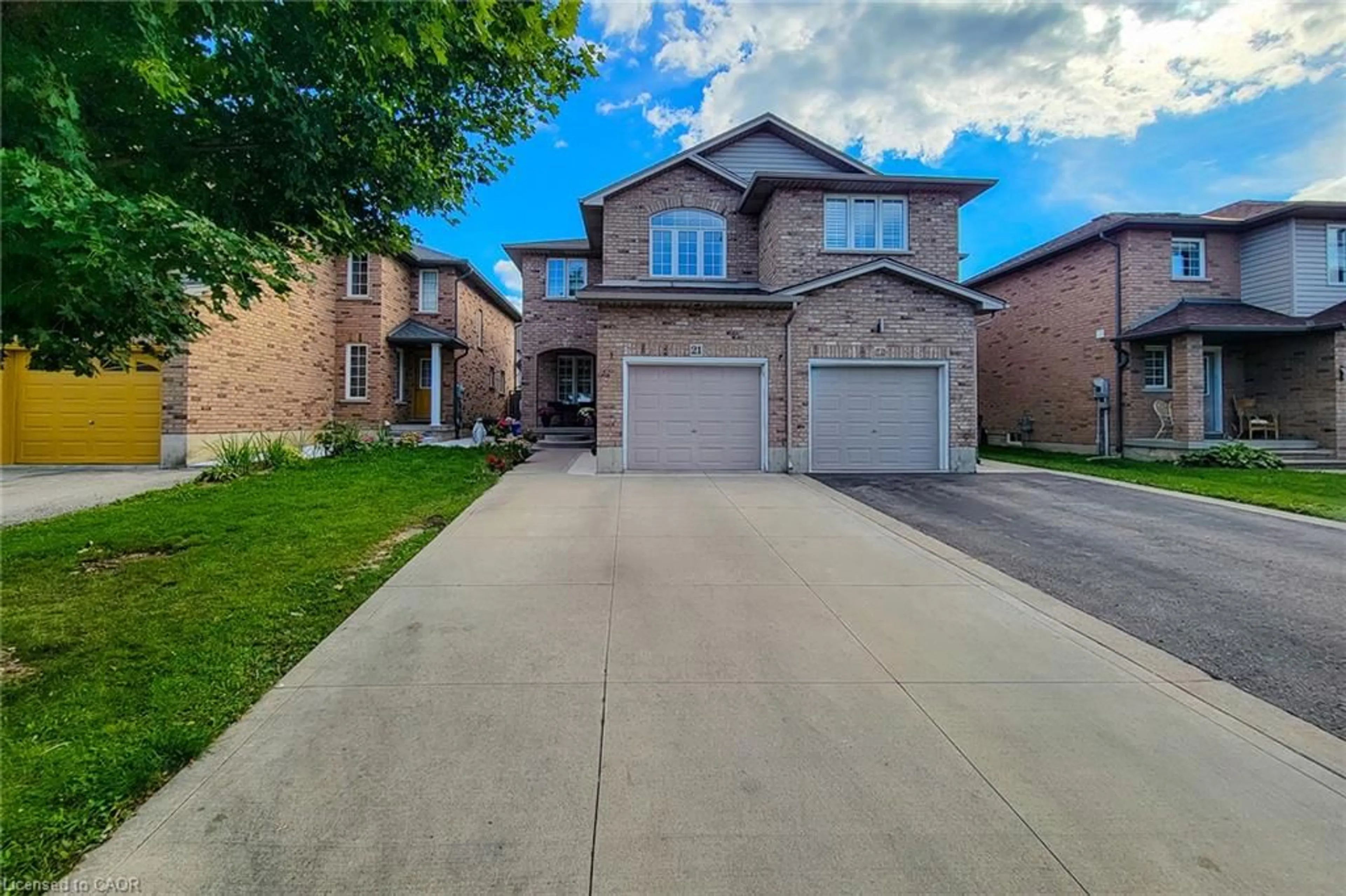 Home with brick exterior material, street for 21 Jonathon Crt, Hamilton Ontario L8W 0A1