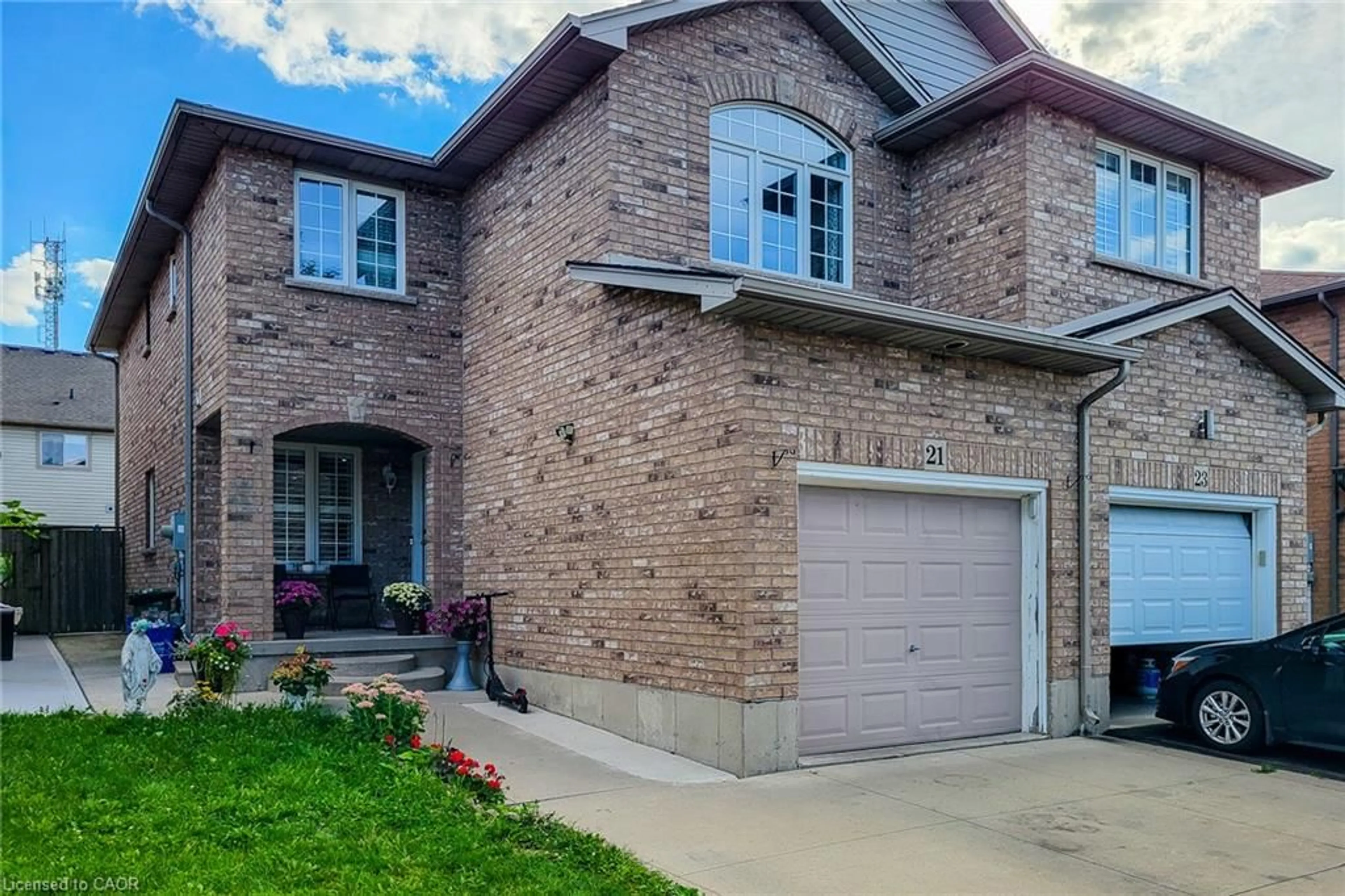 Home with brick exterior material, street for 21 Jonathon Crt, Hamilton Ontario L8W 0A1