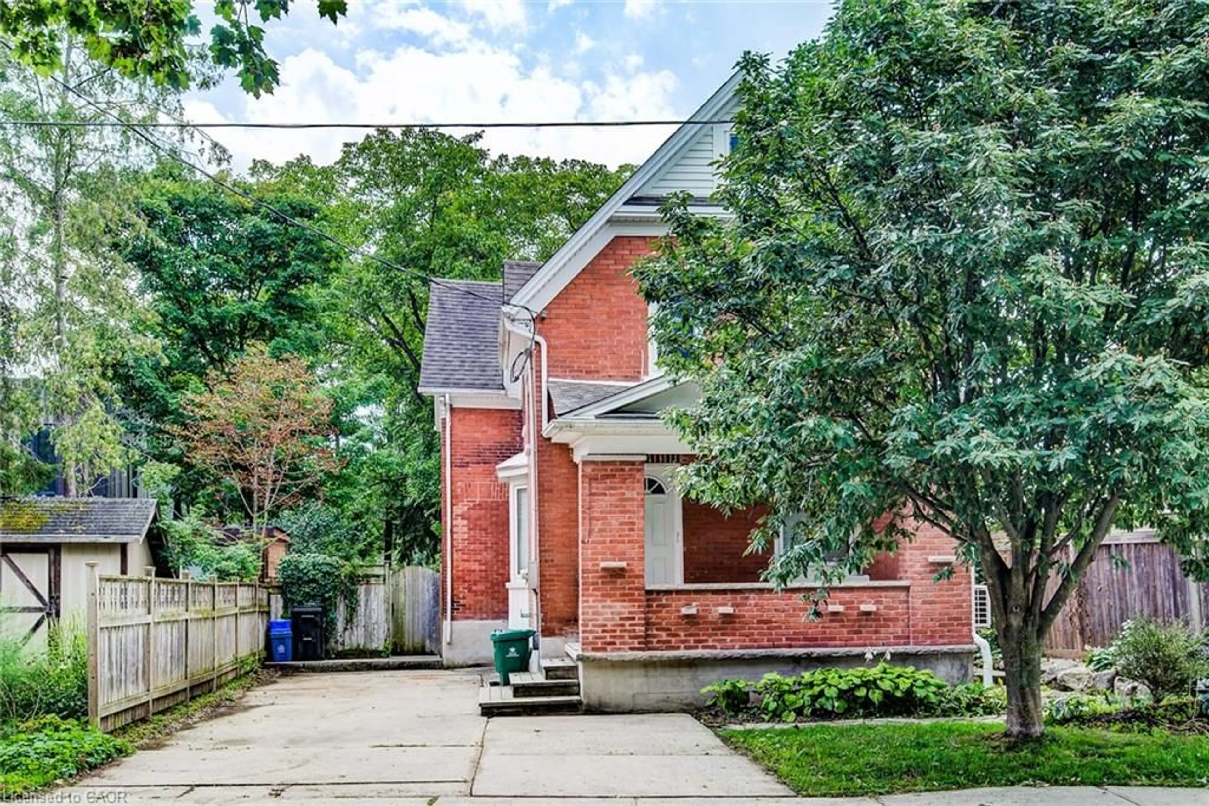 Home with brick exterior material, street for 81 Willow St, Waterloo Ontario N2J 1W3