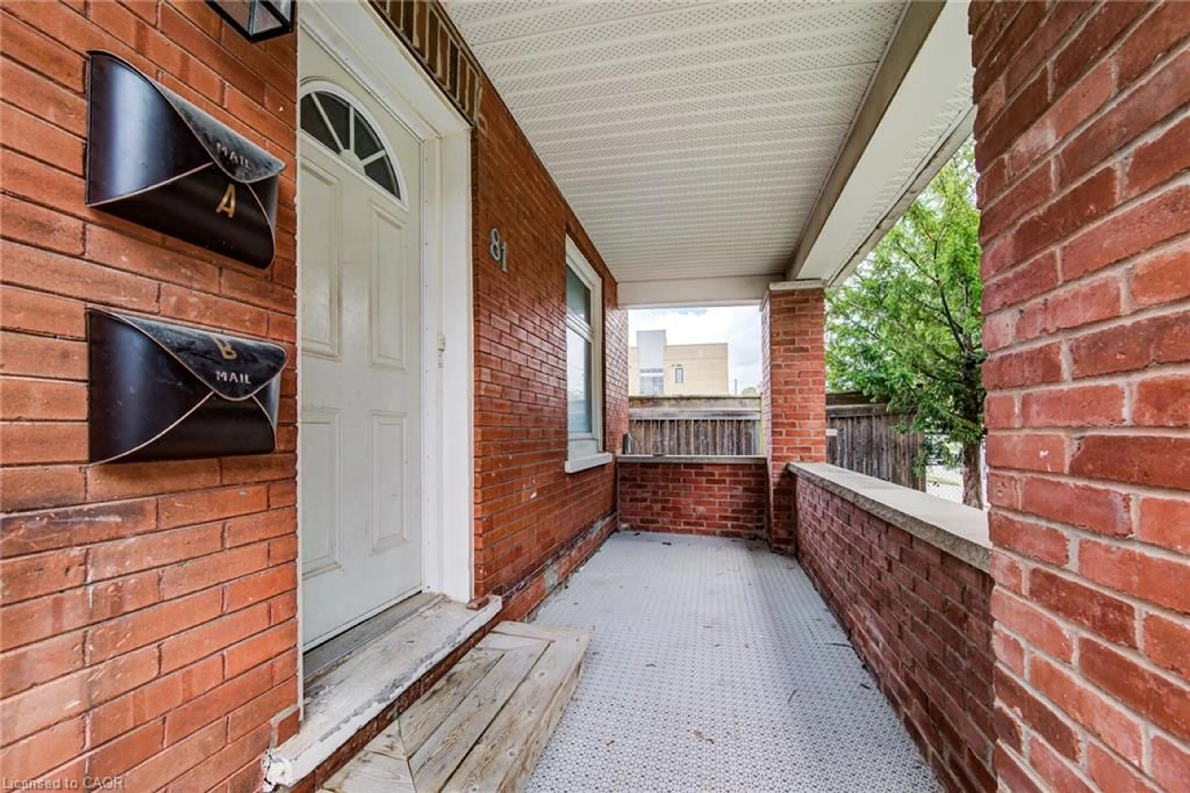 Unknown for 81 Willow St, Waterloo Ontario N2J 1W3