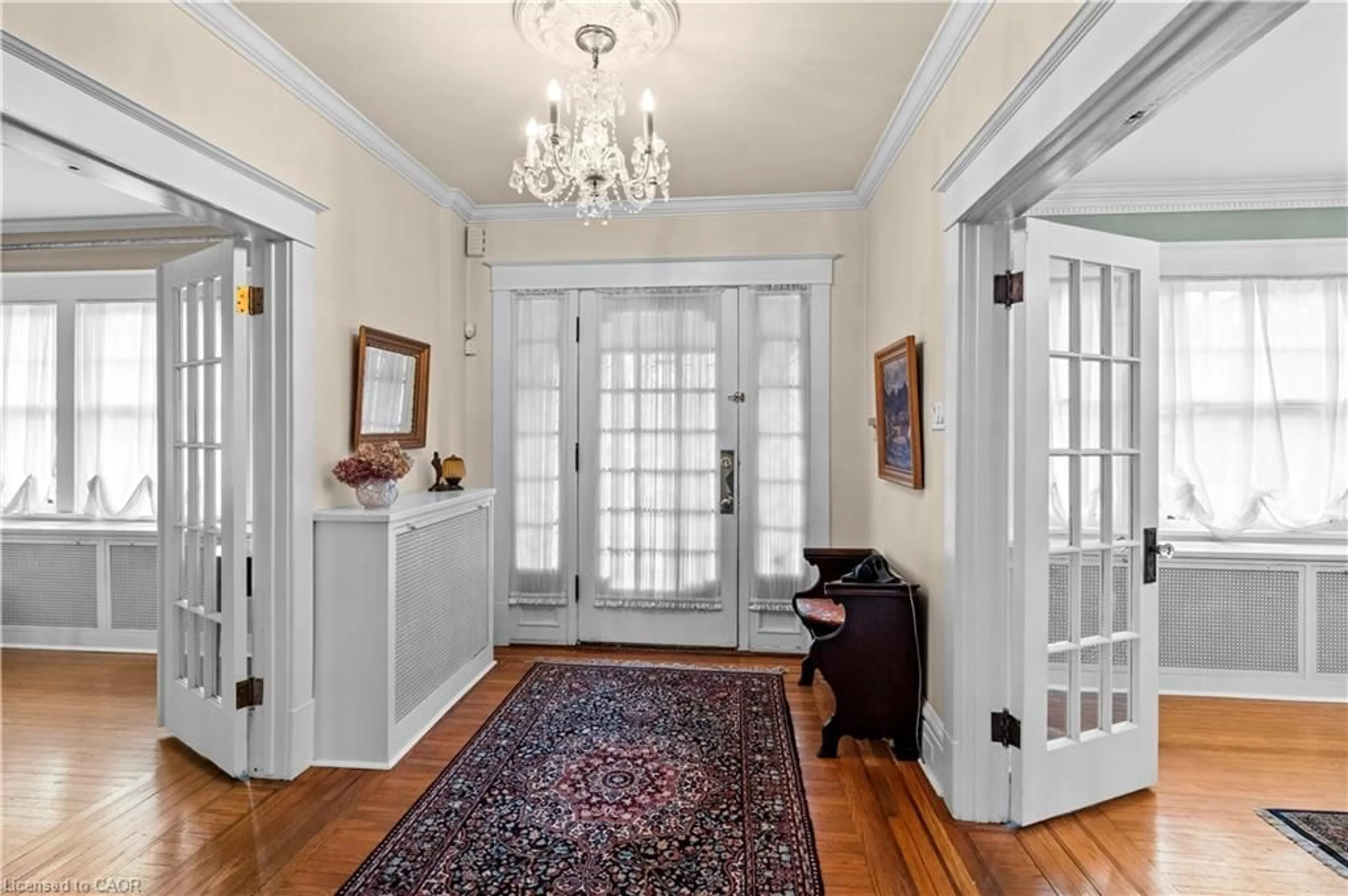 Indoor foyer for 247 Macnab St, Hamilton Ontario L8P 3E2