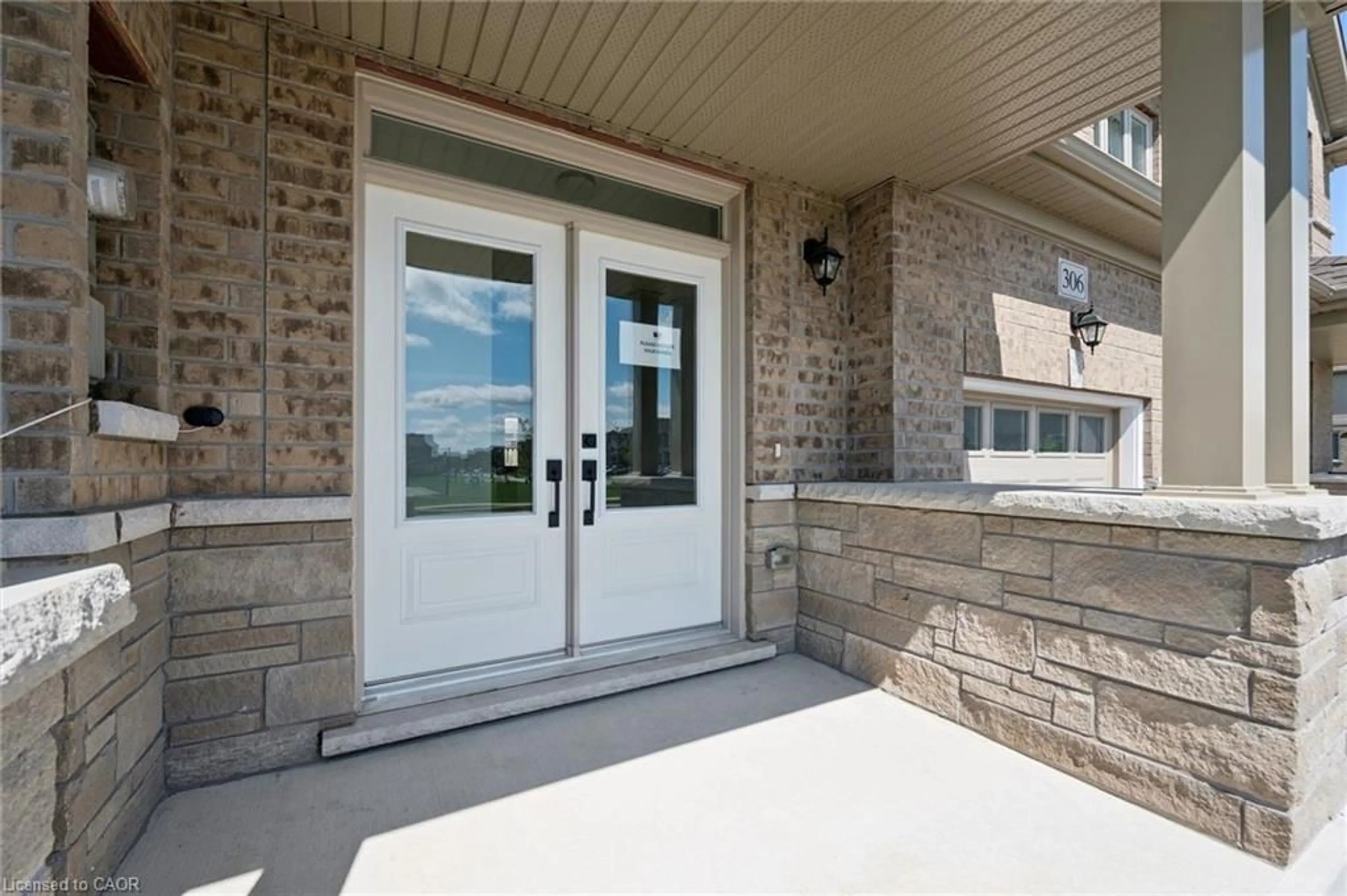 Indoor entryway for 362 Robert Woolner St, Ayr Ontario N0B 1E0