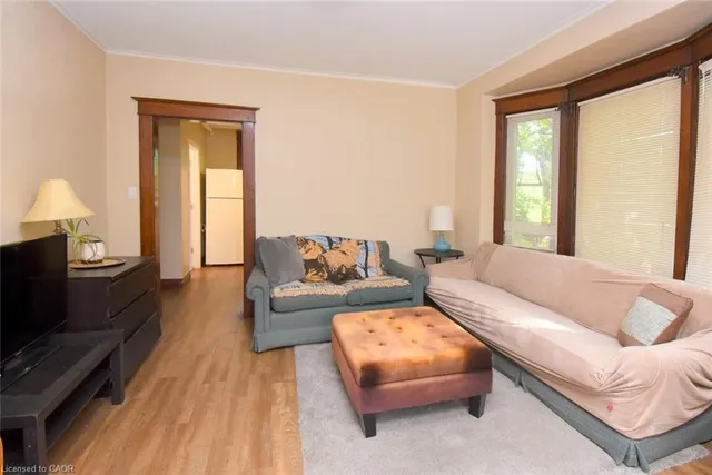 734 King St, Hamilton 5