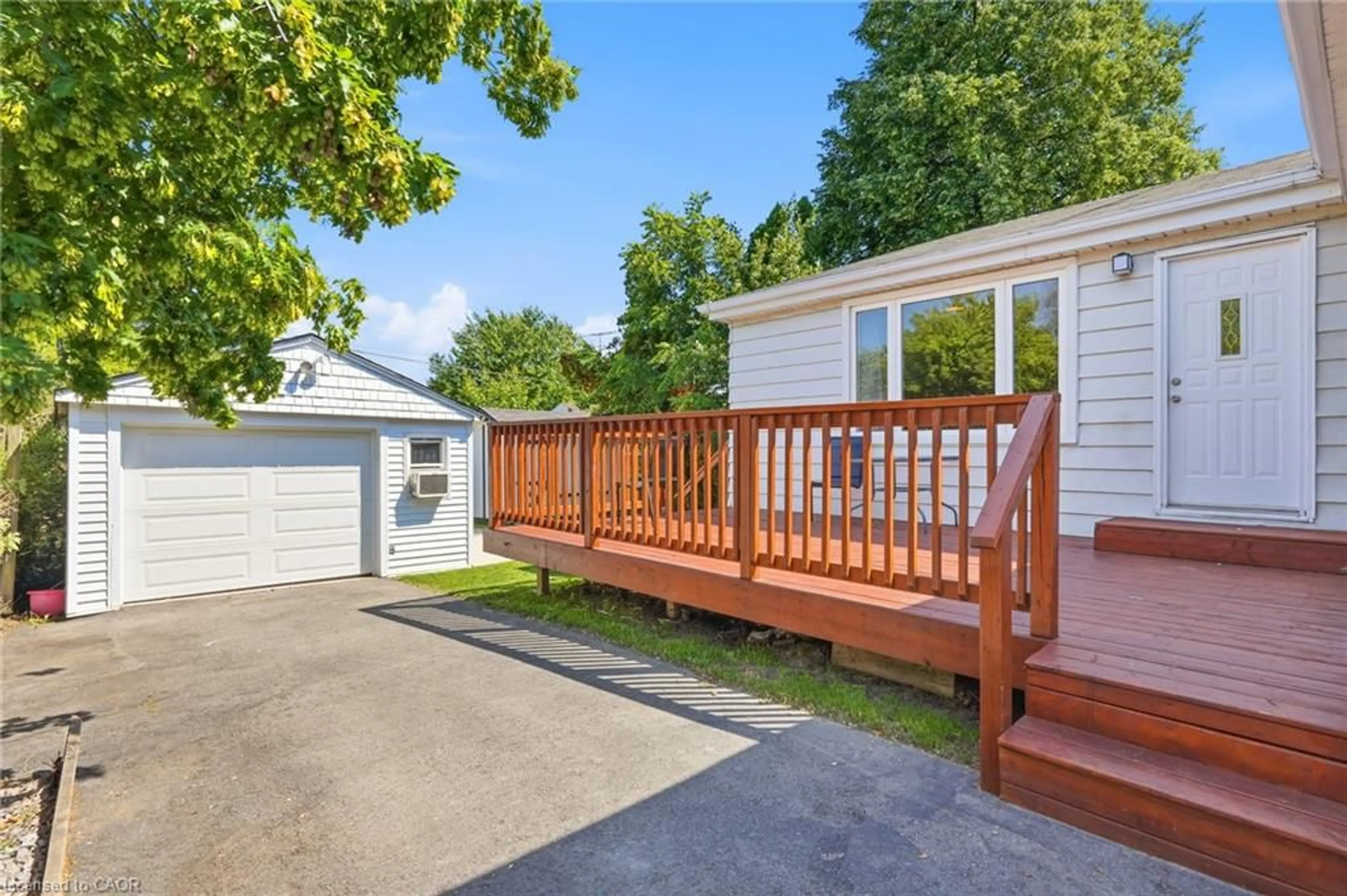 Unknown for 197 East 44th St, Hamilton Ontario L8T 3Y5