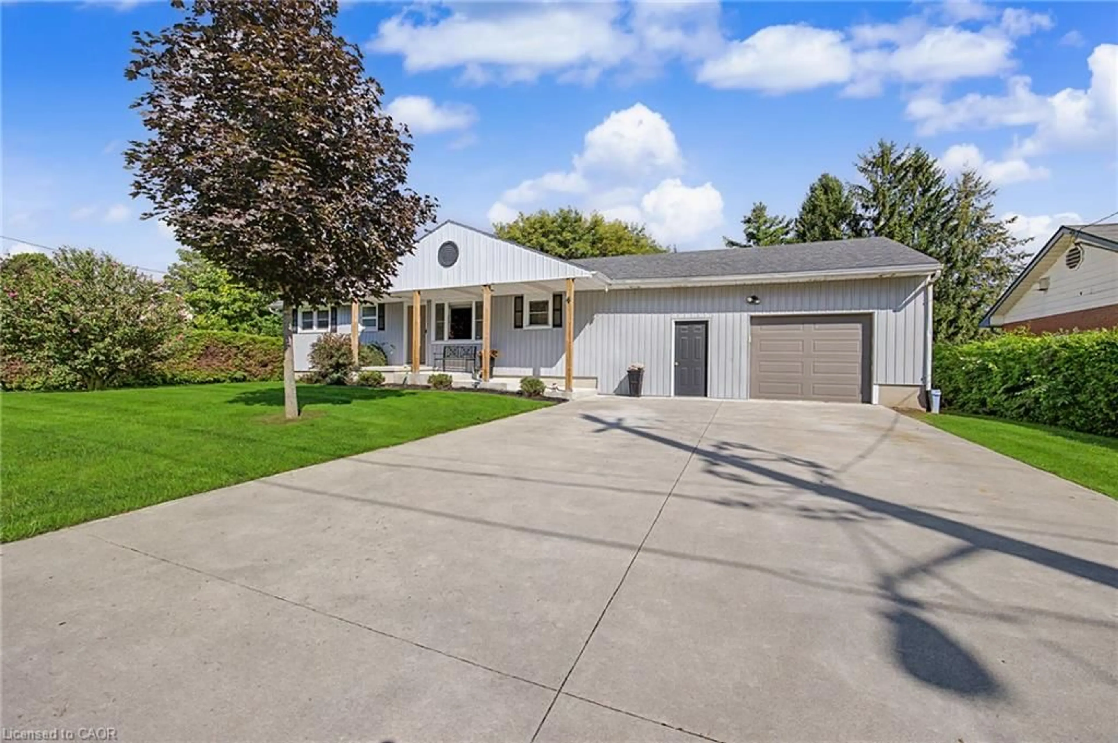 Home with vinyl exterior material, street for 4 Fairview St, Tillsonburg Ontario N4G 1A1