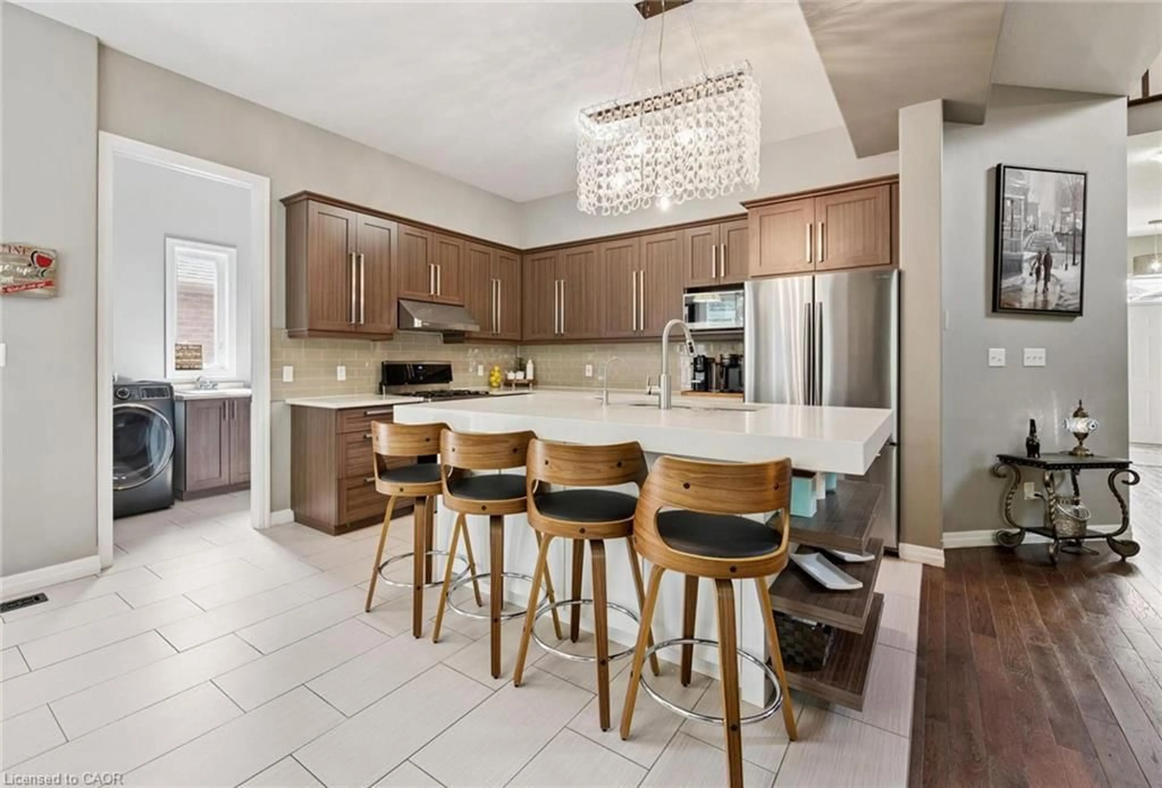 Open concept kitchen, ceramic/tile floor for 196 Maple Bush Dr, Cambridge Ontario N1T 0B7