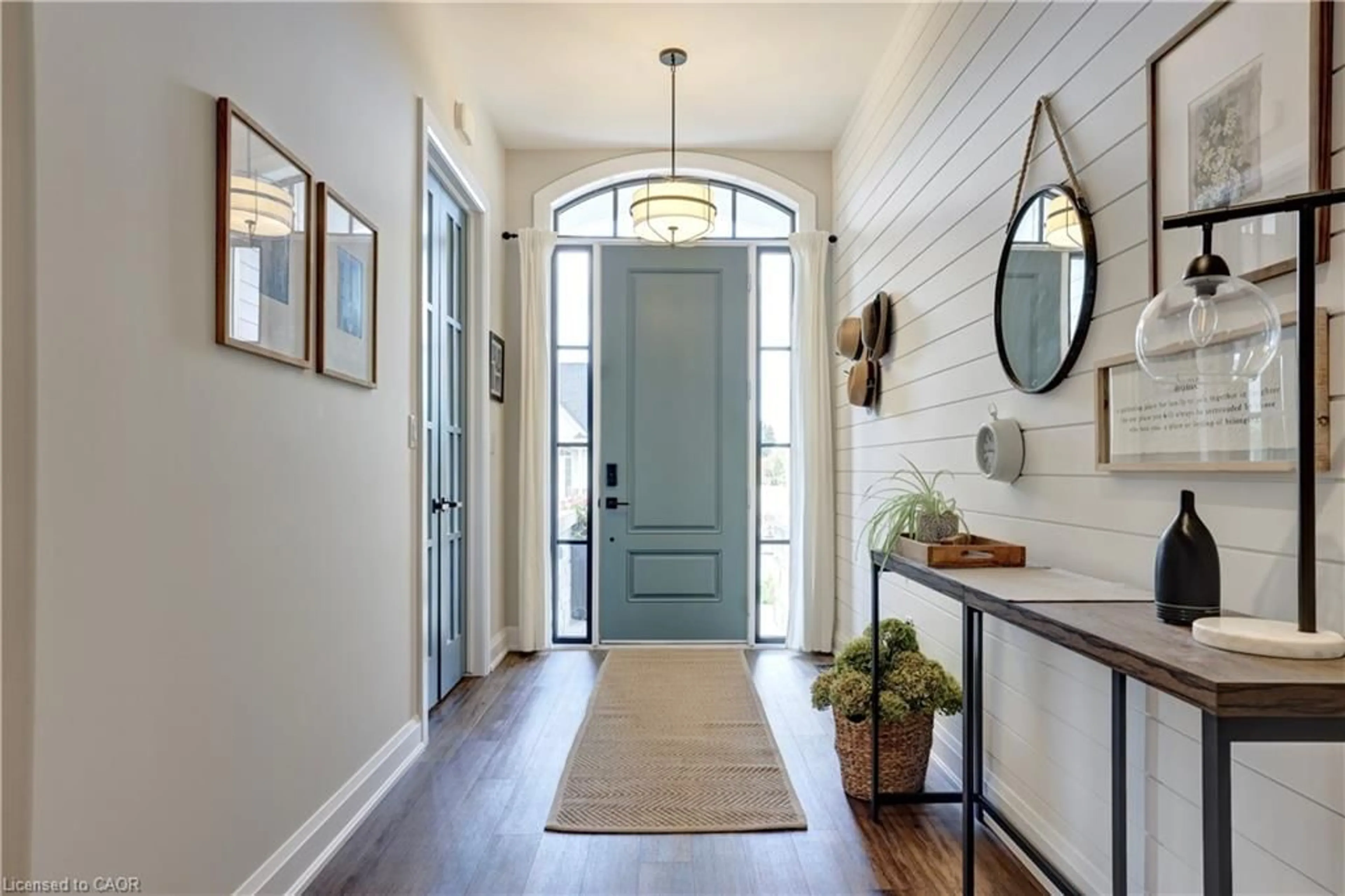 Indoor entryway for 3352 Whispering Wood Trail, Ridgeway Ontario L0S 1N0