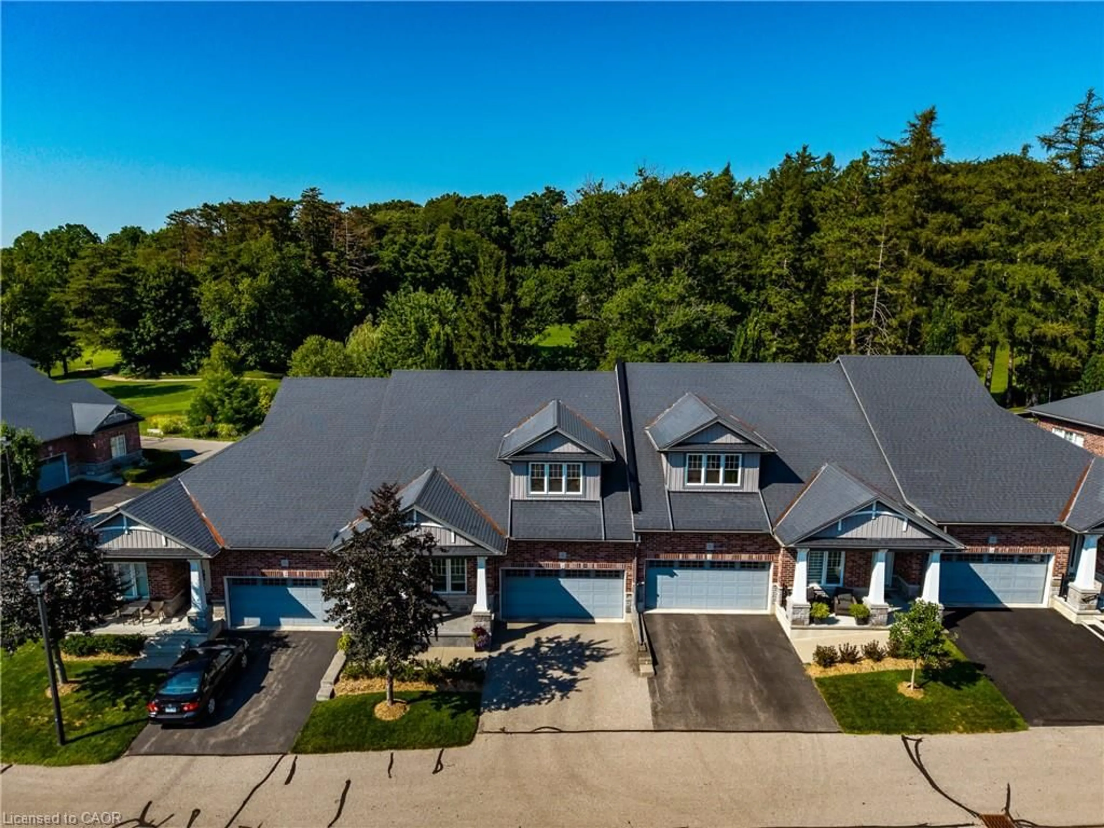 A pic from outside/outdoor area/front of a property/back of a property/a pic from drone, unknown for 190 Argyle St #32, Simcoe Ontario N3Y 0C1