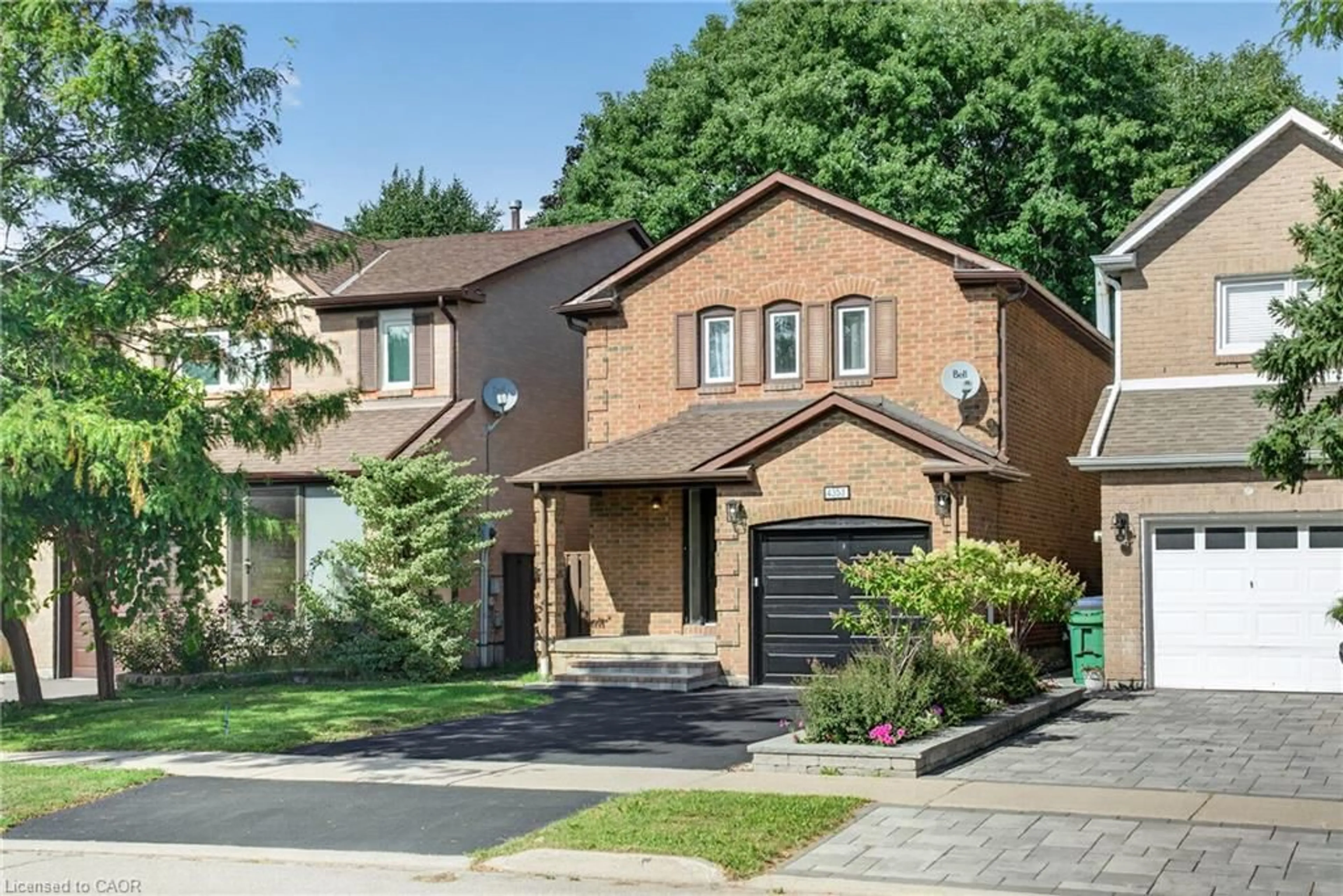 Home with brick exterior material, street for 4353 Sawmill Valley Dr, Mississauga Ontario L5L 3L3