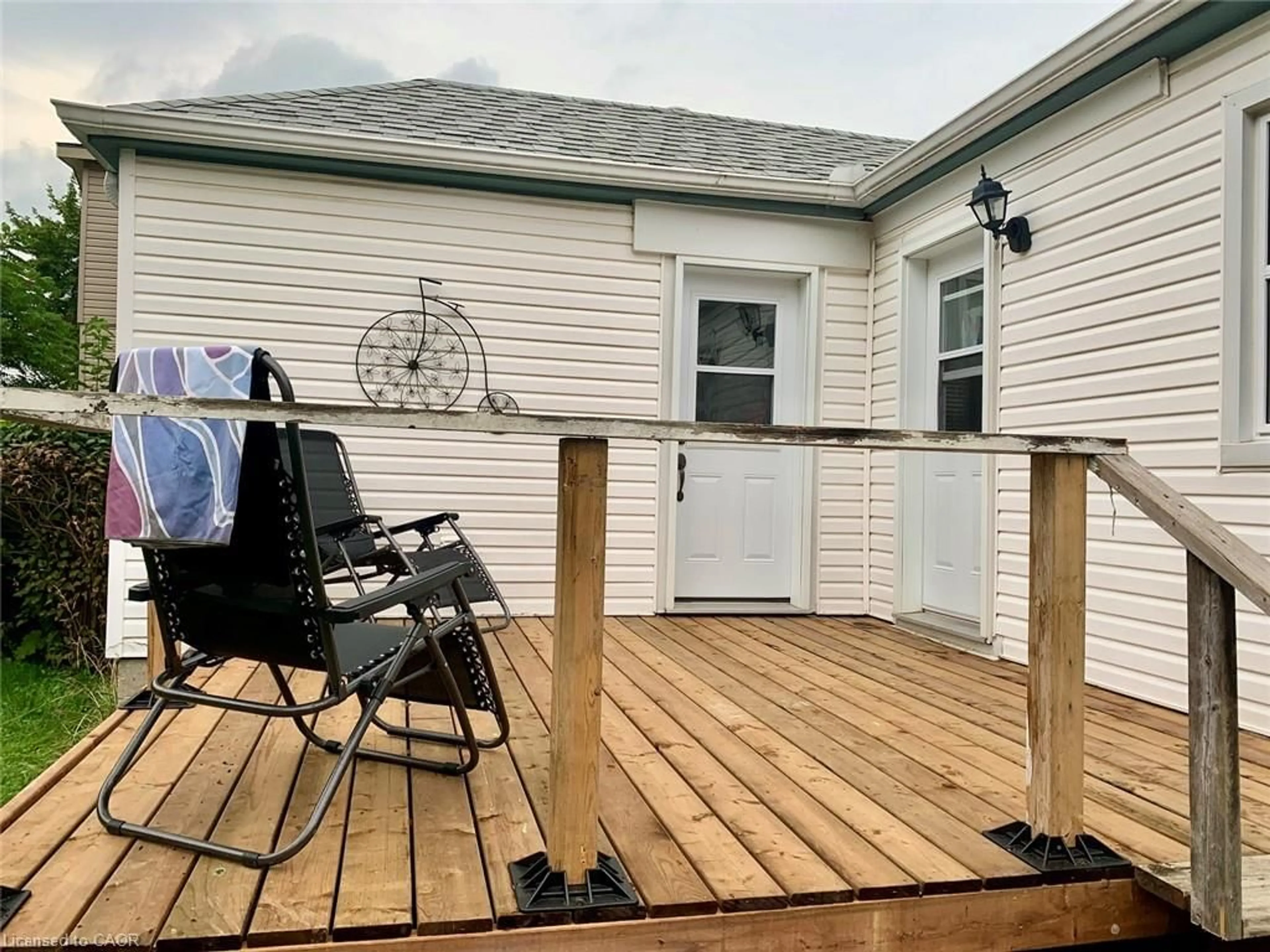 Patio, unknown for 18 Nelson St, Simcoe Ontario N3Y 3E3